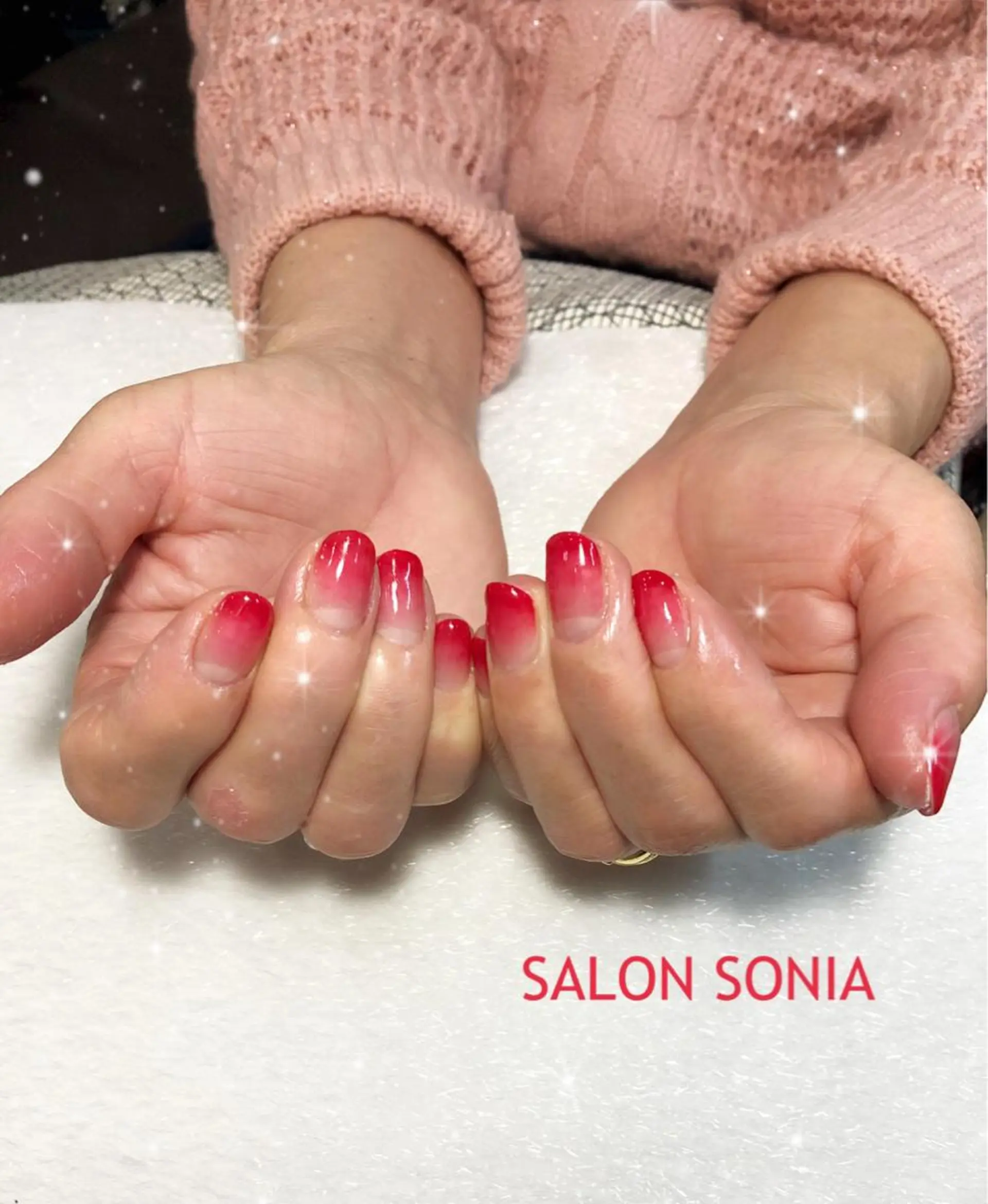 ネイル ハンドネイル 小顔・毛穴・たるみ ネイル　似内真樹のエステ・リラクイメージ