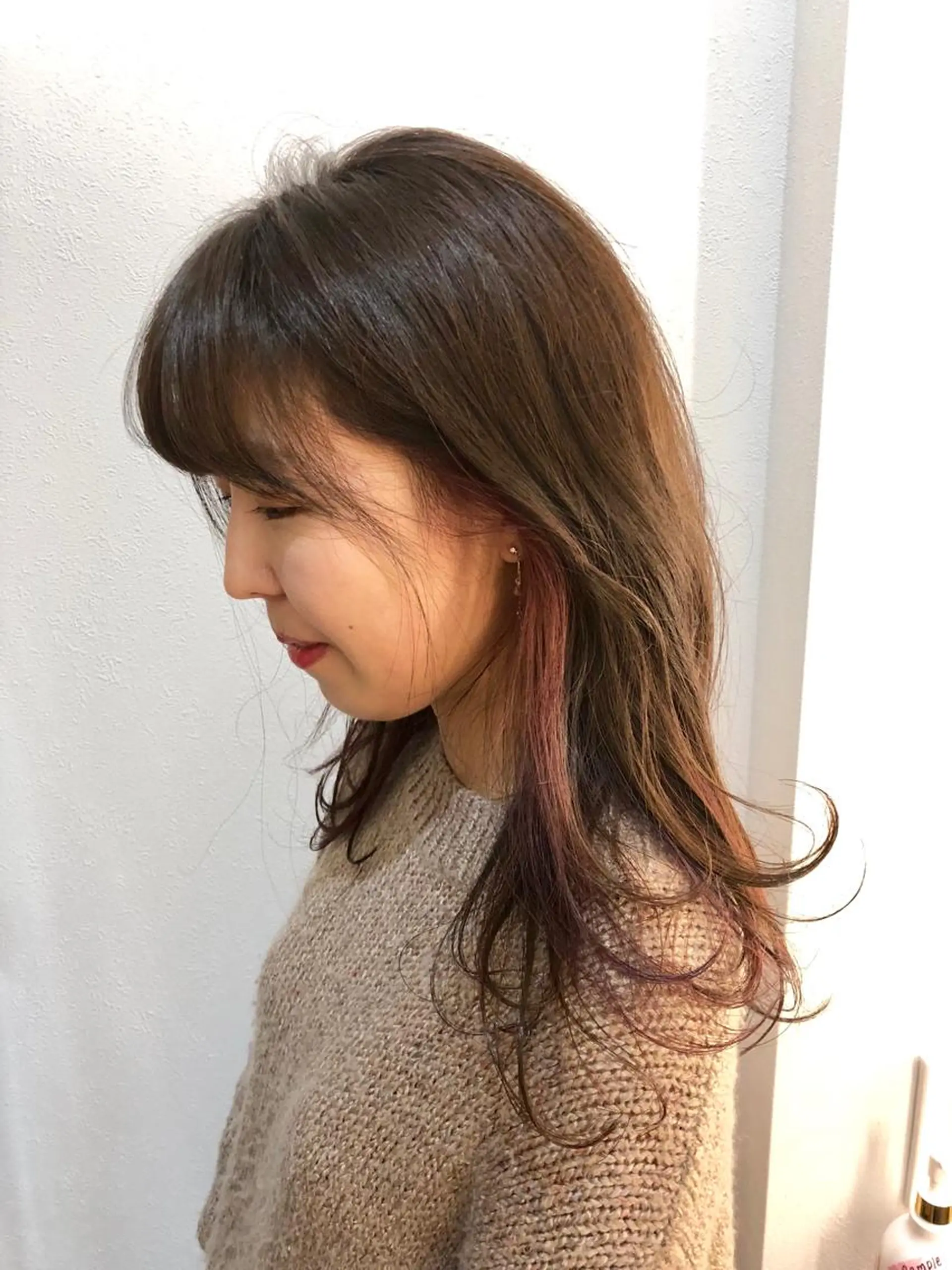 ロング カラー 岩田 萌那のヘアスタイル