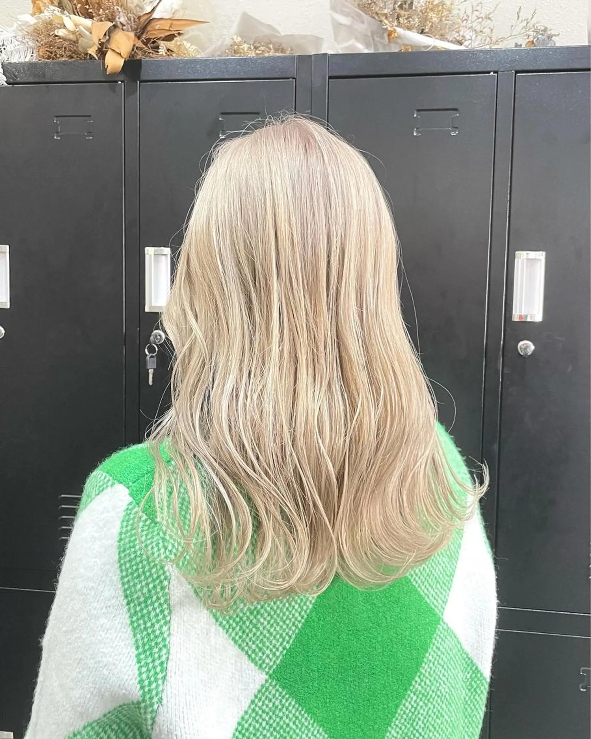 ミディアム カラー パーマ ヘアアレンジ メンズ キッズ ネイル マツエク・マツパ メンズバレイヤージュ メンズブリーチ メンズハイライト メンズインナーカラー メンズ韓国風 切りっぱなしヘアボブ ミディアムヘアRYOのヘアスタイル