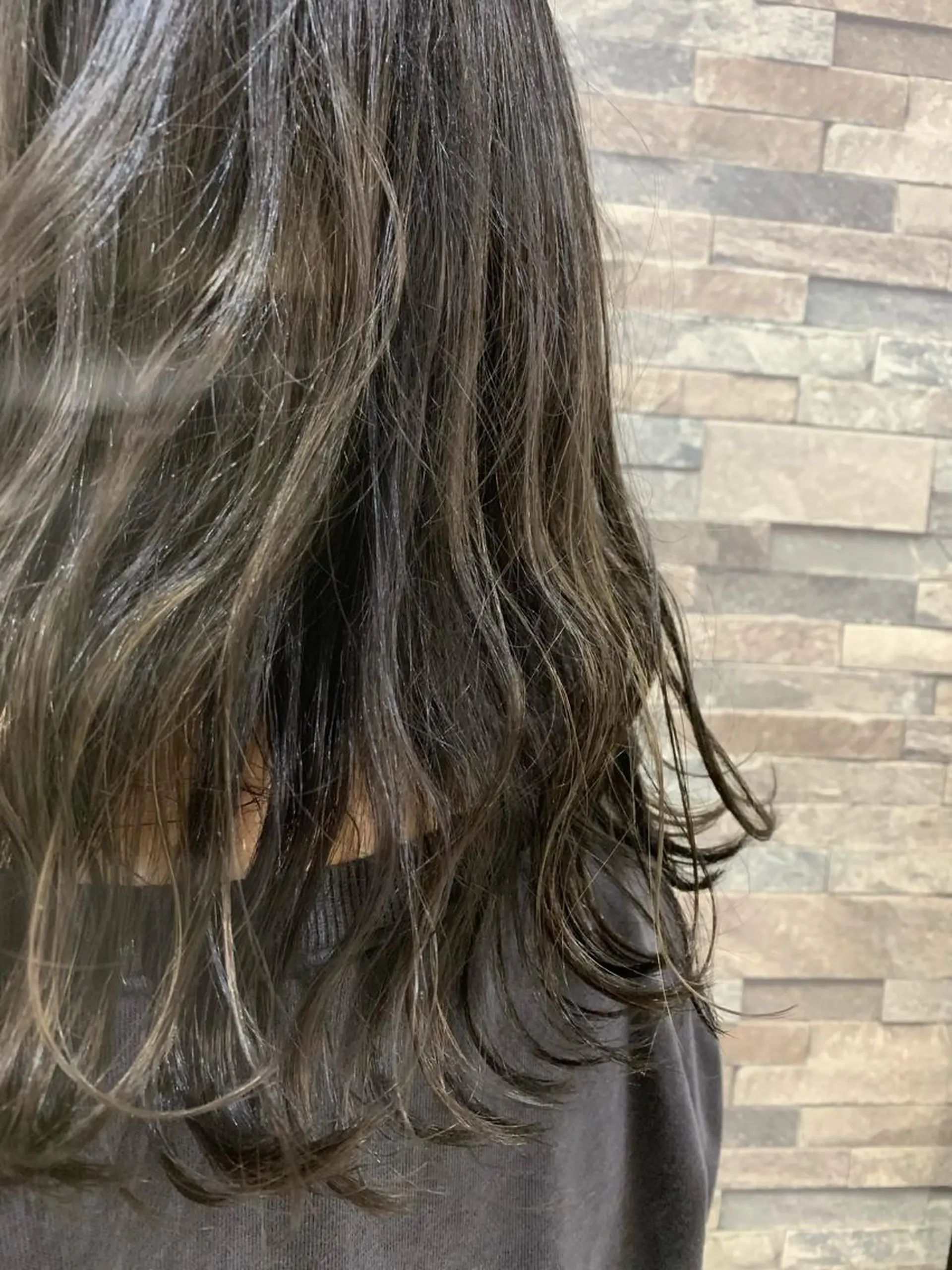 ミディアム カラー ヘアカラー トリートメント ハイトーン Arphyのヘアスタイル