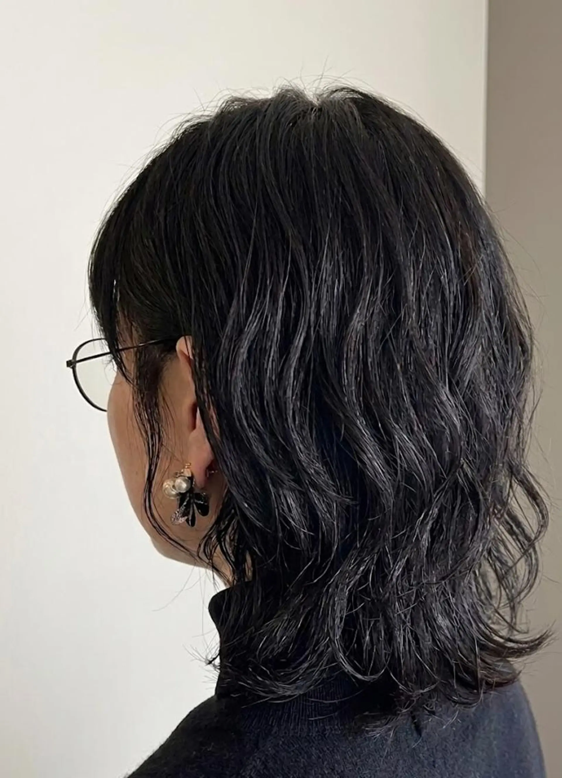 ミディアム カラー 黒髪 顔周りカット レイヤーカット カット ヘアカラー トリートメント flencia 丸 和博｜カットのヘアスタイル