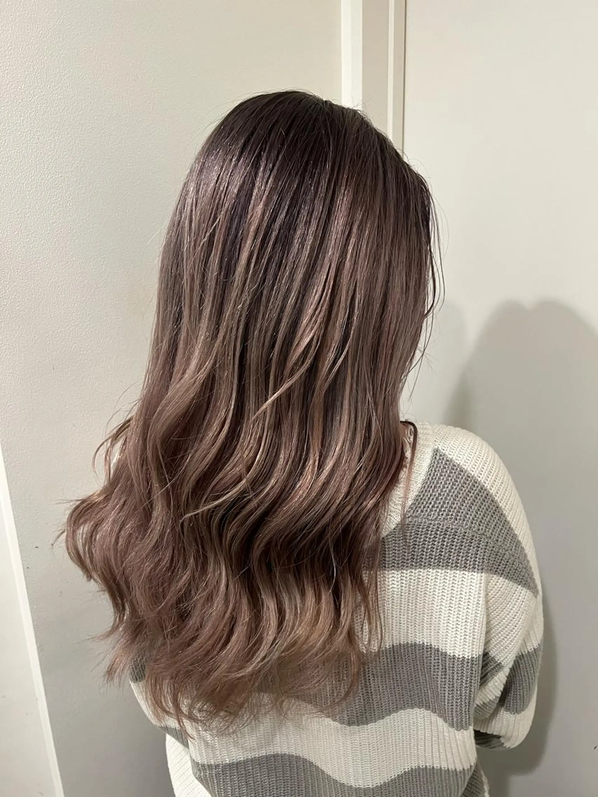 セミロング カラー ヘアアレンジ 🔥ハイトーンカラー ギャルNAOKI🔥のヘアスタイル