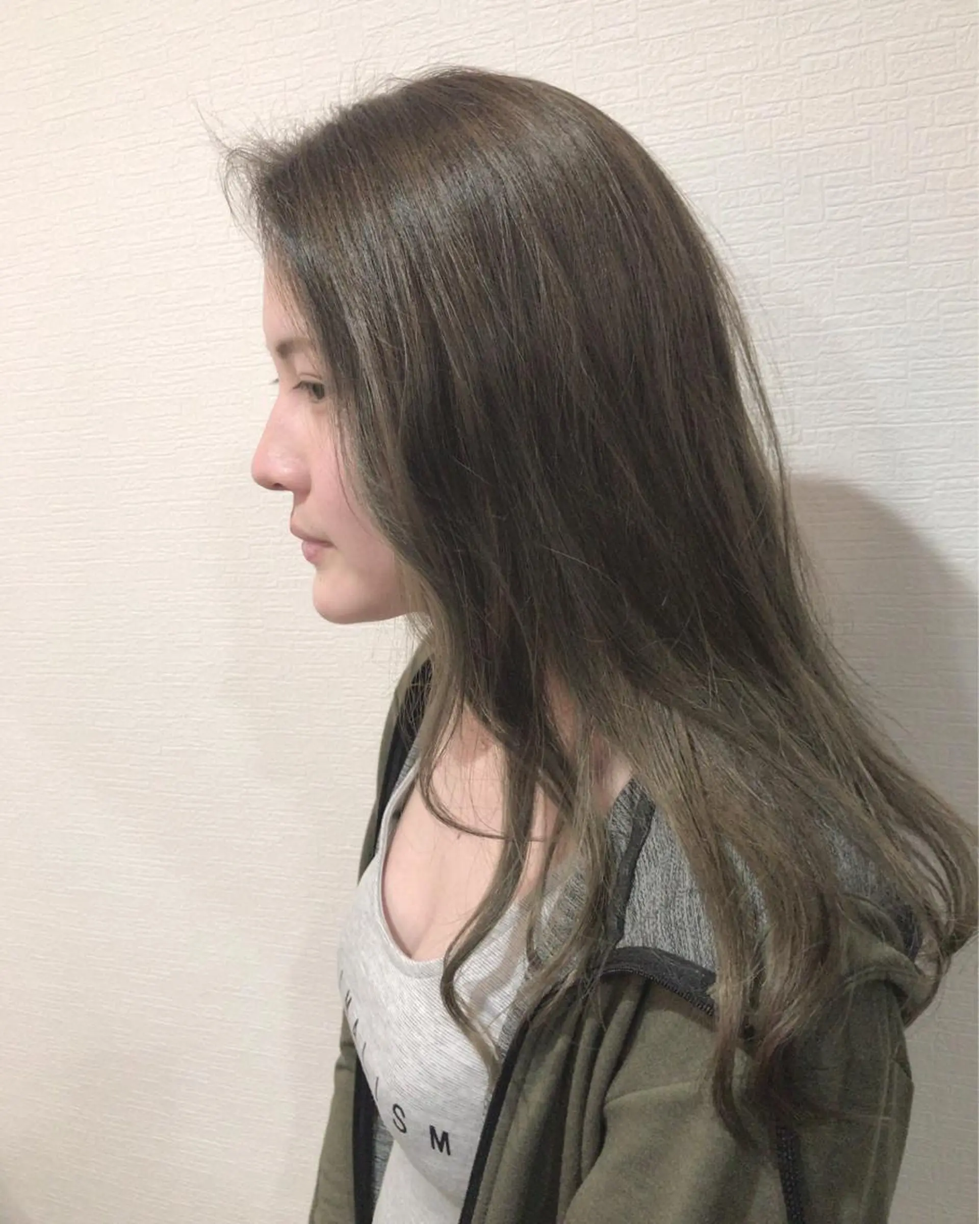 セミロング カラー レイヤーカット匠 イソザキノリユキのヘアスタイル