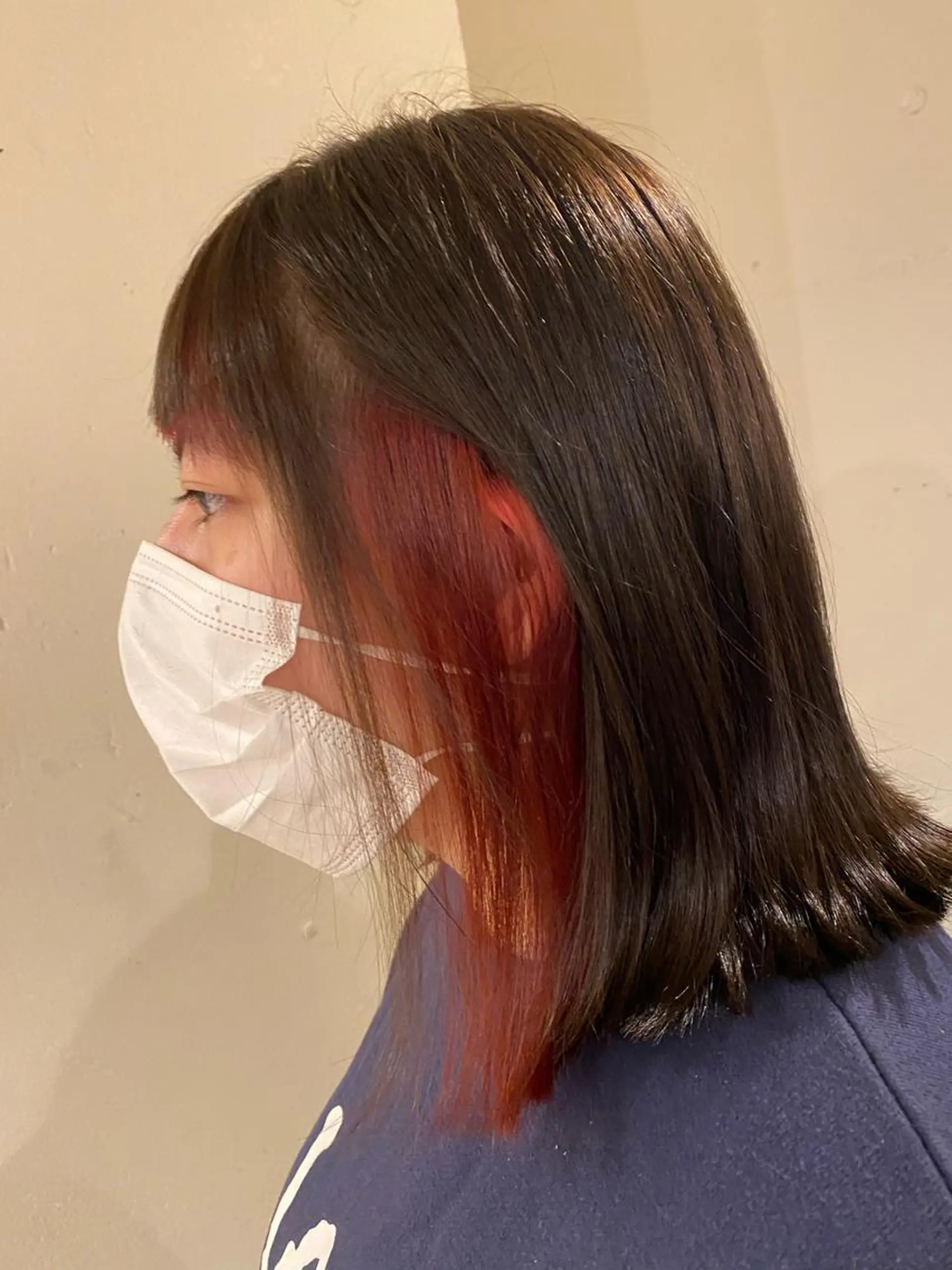 ミディアム カラー インナーカラー レッドカラー 安澤 彩奈のヘアスタイル