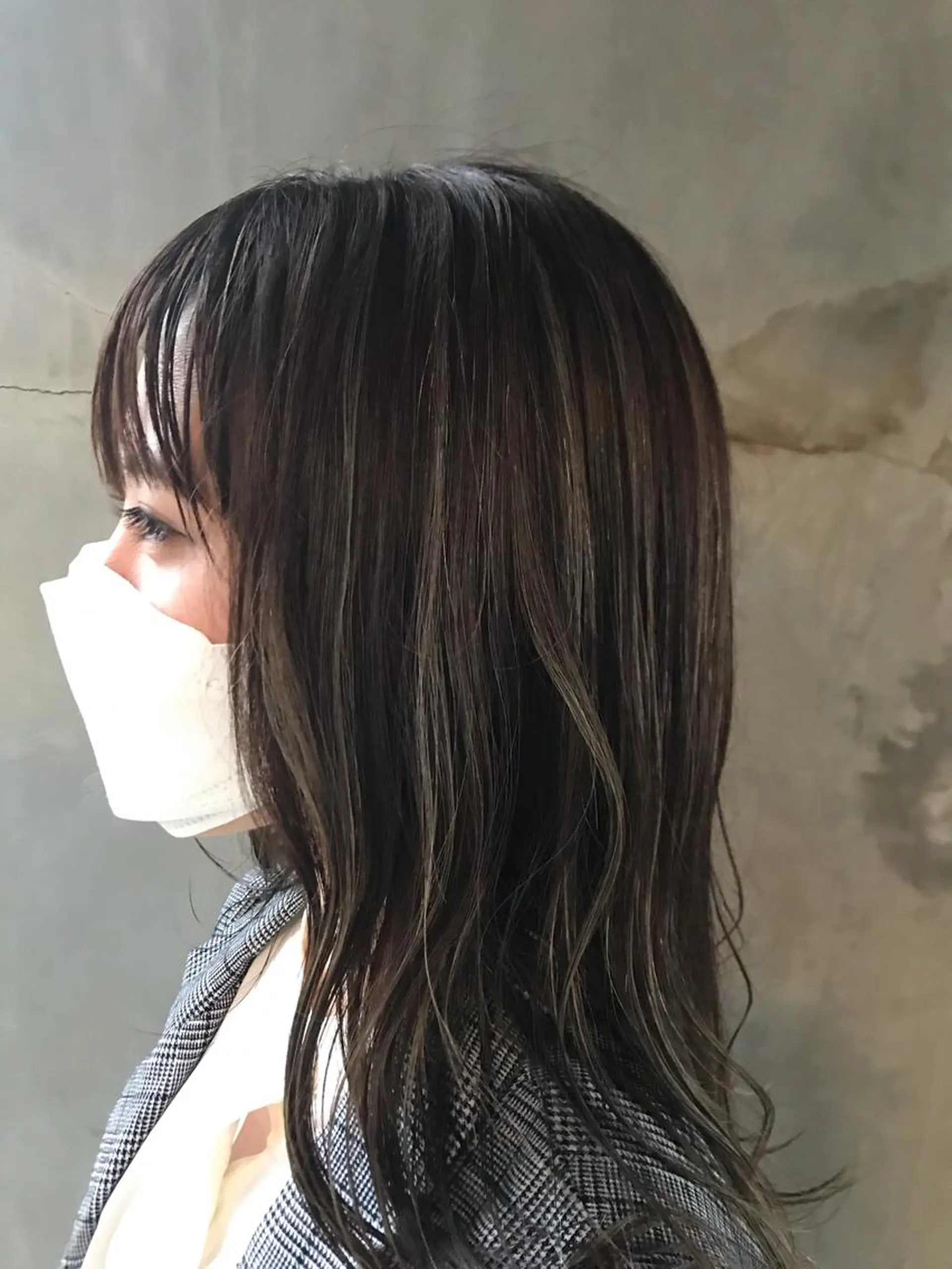 ミディアム カラー 山口 紗弥のヘアスタイル