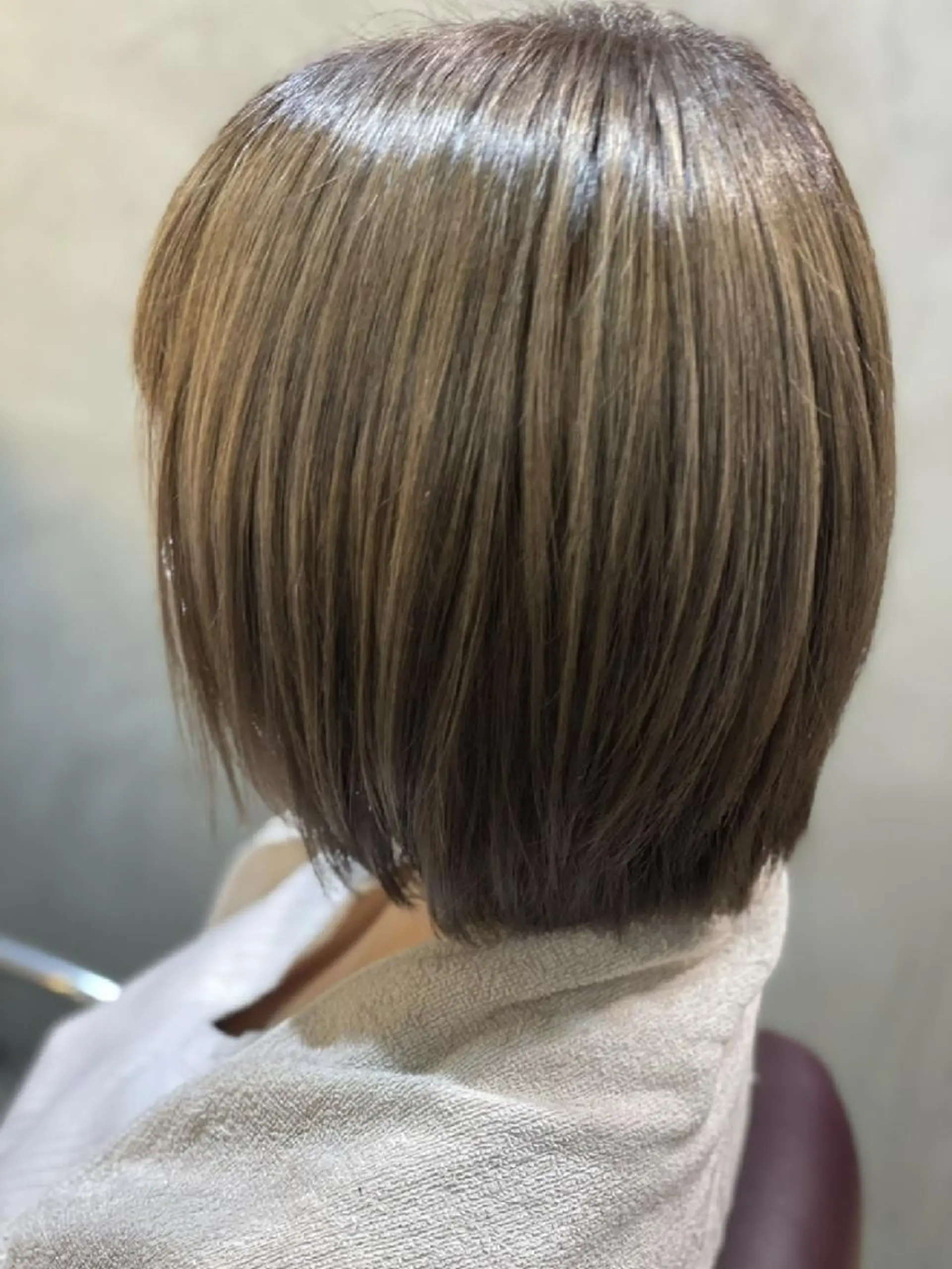 ミディアム 岡田 駿也のヘアスタイル