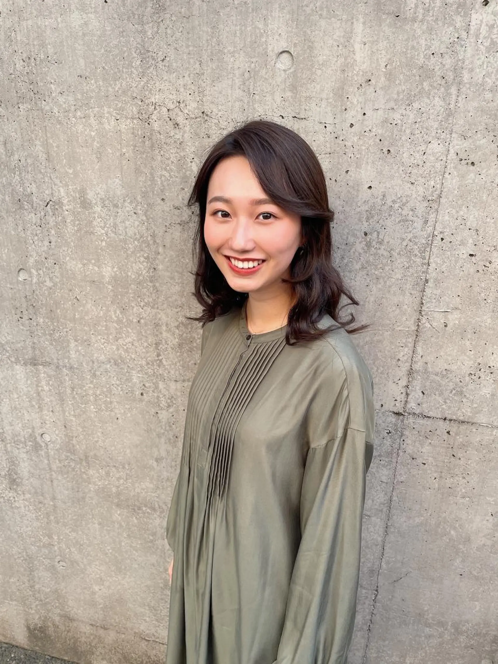 ミディアム カラー くびれヘア 天使の羽バング・フェザーバング 韓国風ヘア カット ヘアカラー 1日1名様限定 予約可能のヘアスタイル