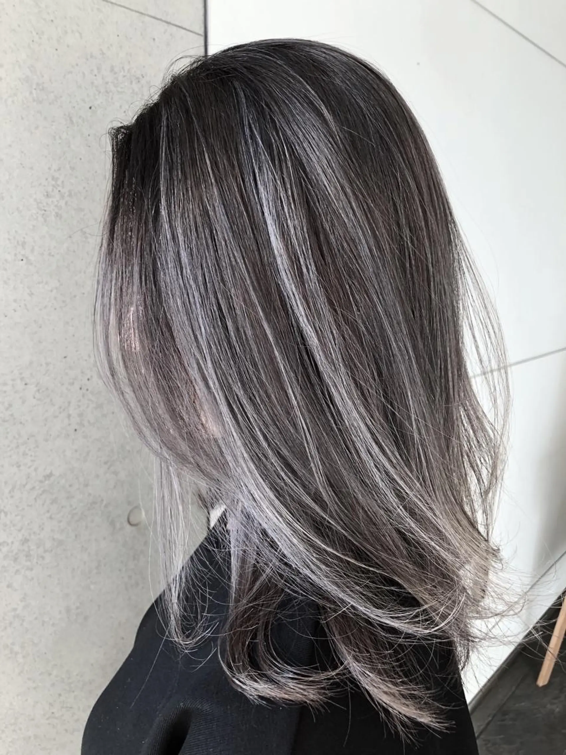 セミロング カラー アッシュ シルバー シルバーアッシュ 松本 明日可のヘアスタイル