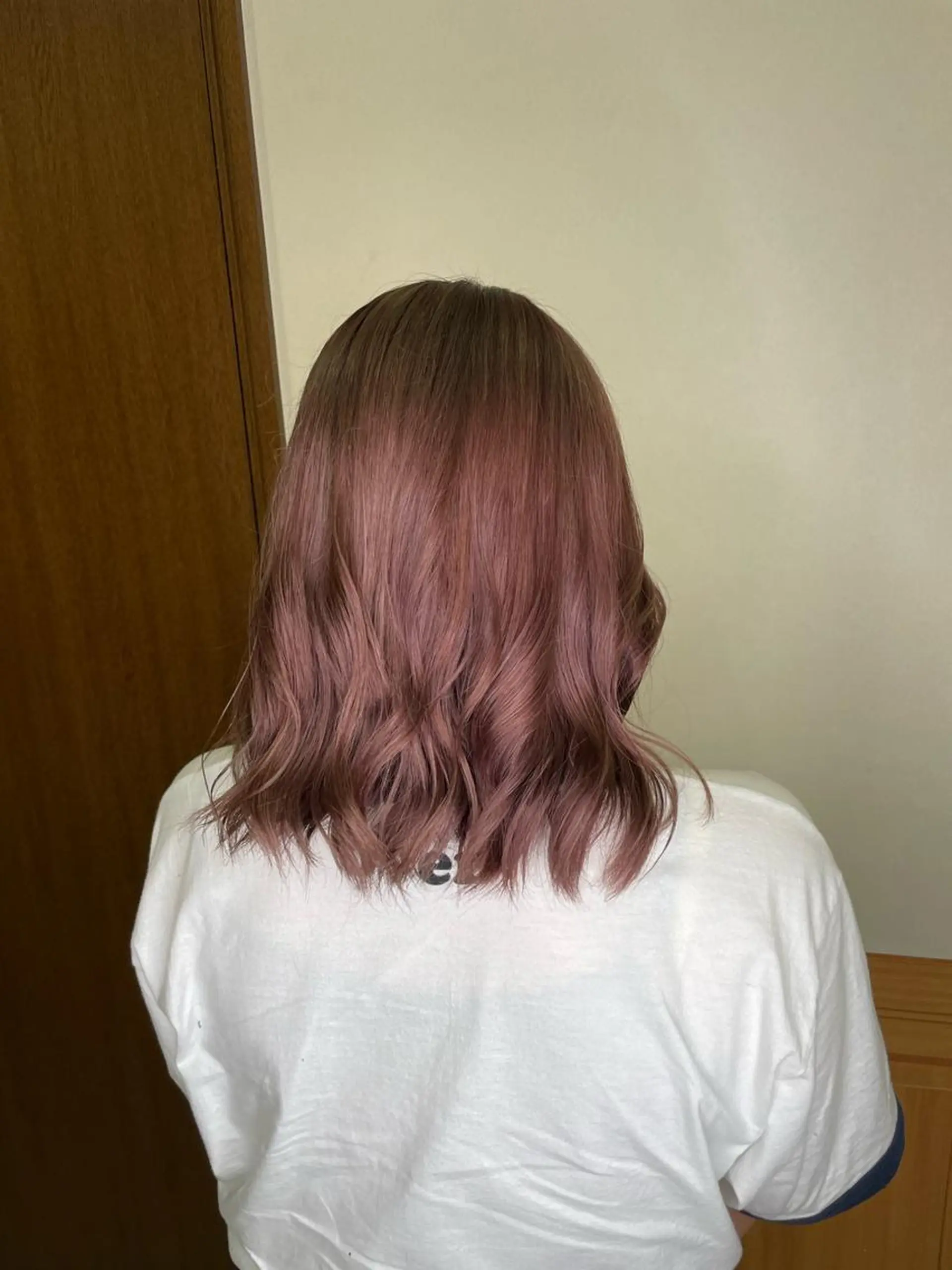 ミディアム カラー 平田 怜のヘアスタイル