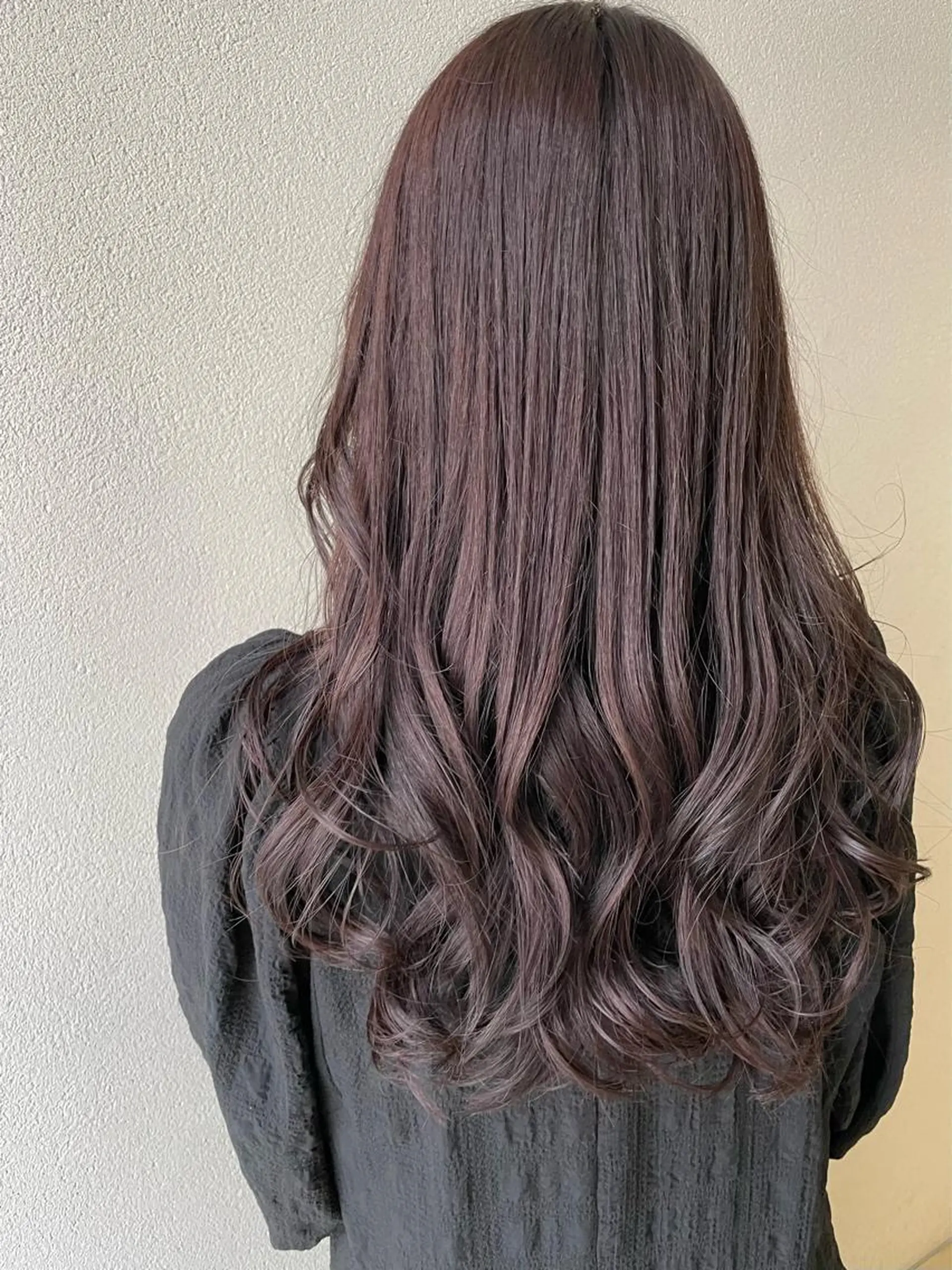 ロング カラー ブラウンカラー バイオレットカラー バイオレットブラウン ヘアカラー 沢田 瞳のヘアスタイル