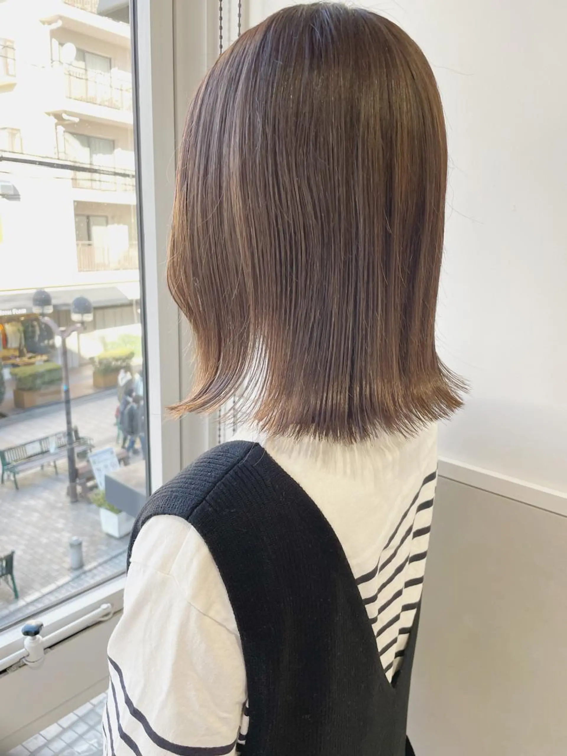 ミディアム カラー グレージュ ハイライトカラー ハイライト カット ヘアカラー 齋藤 咲のヘアスタイル