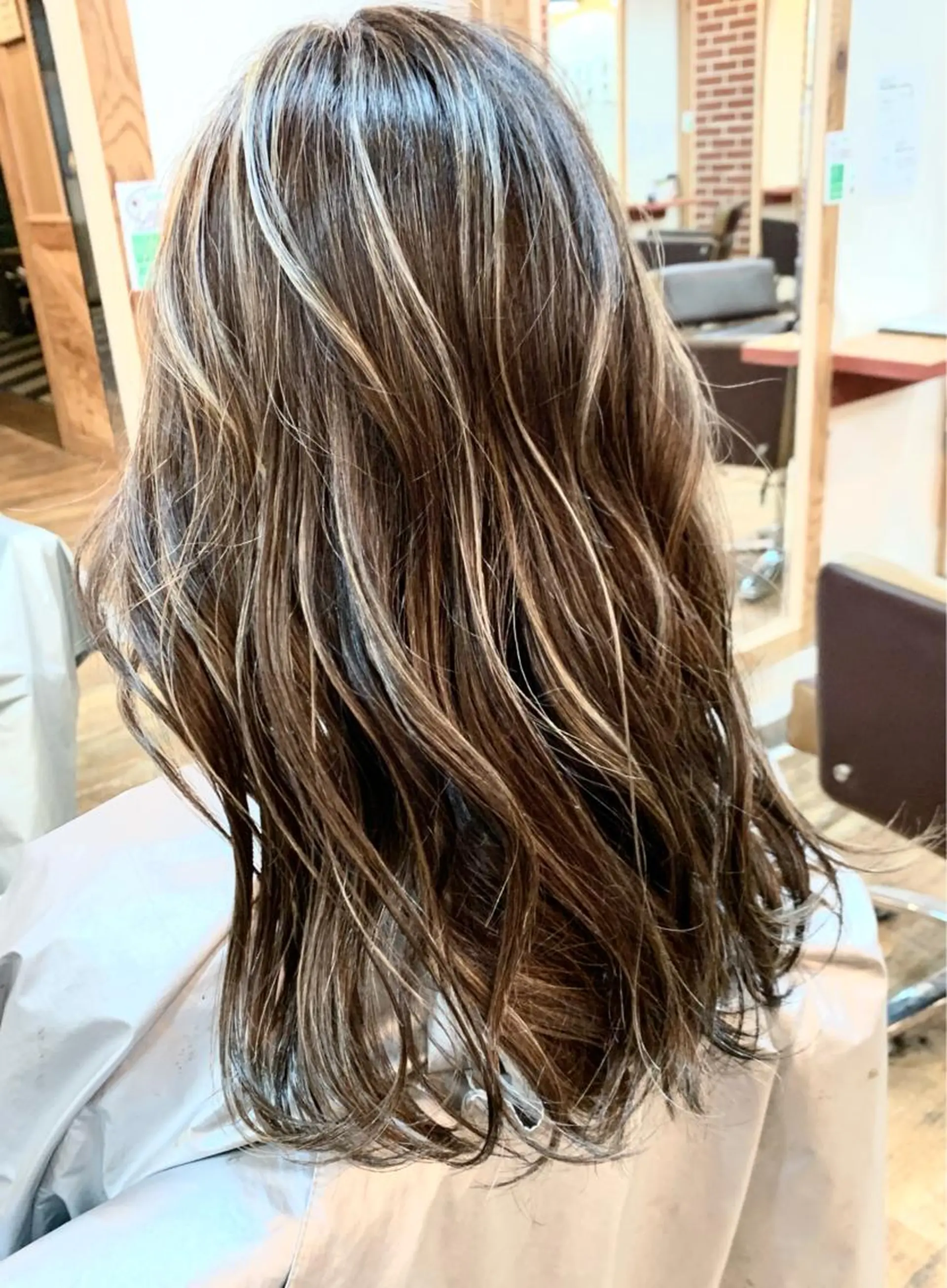 セミロング カラー ハイライトカラー ハイライト ヘアカラー トリートメント 岡崎勇人/レイヤー/ 韓国/ケラチンTRのヘアスタイル