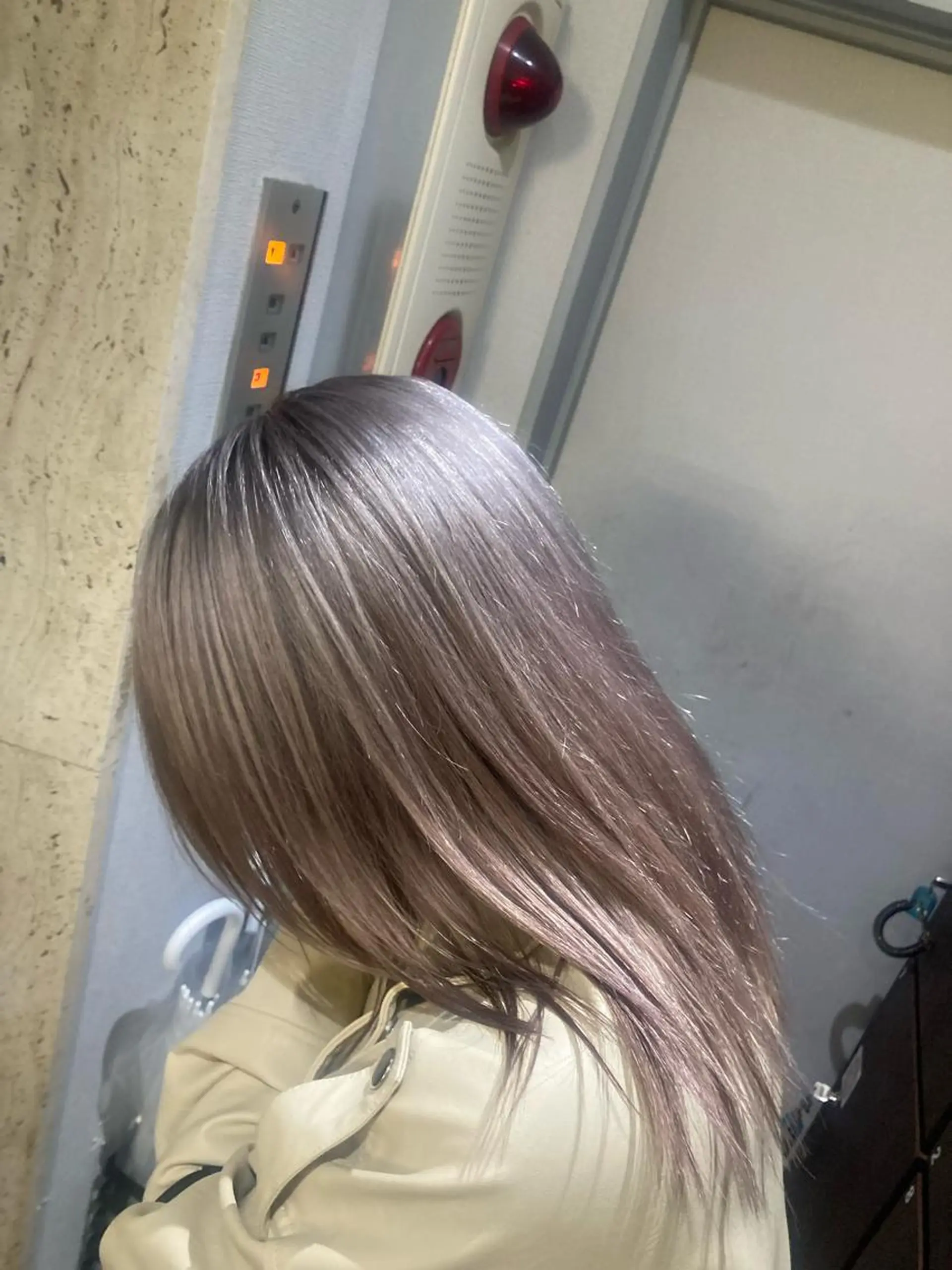 ミディアム カラー ブリーチ ヘアカラー トリートメント ブリーチ&似合せボブ 田中寛十のヘアスタイル