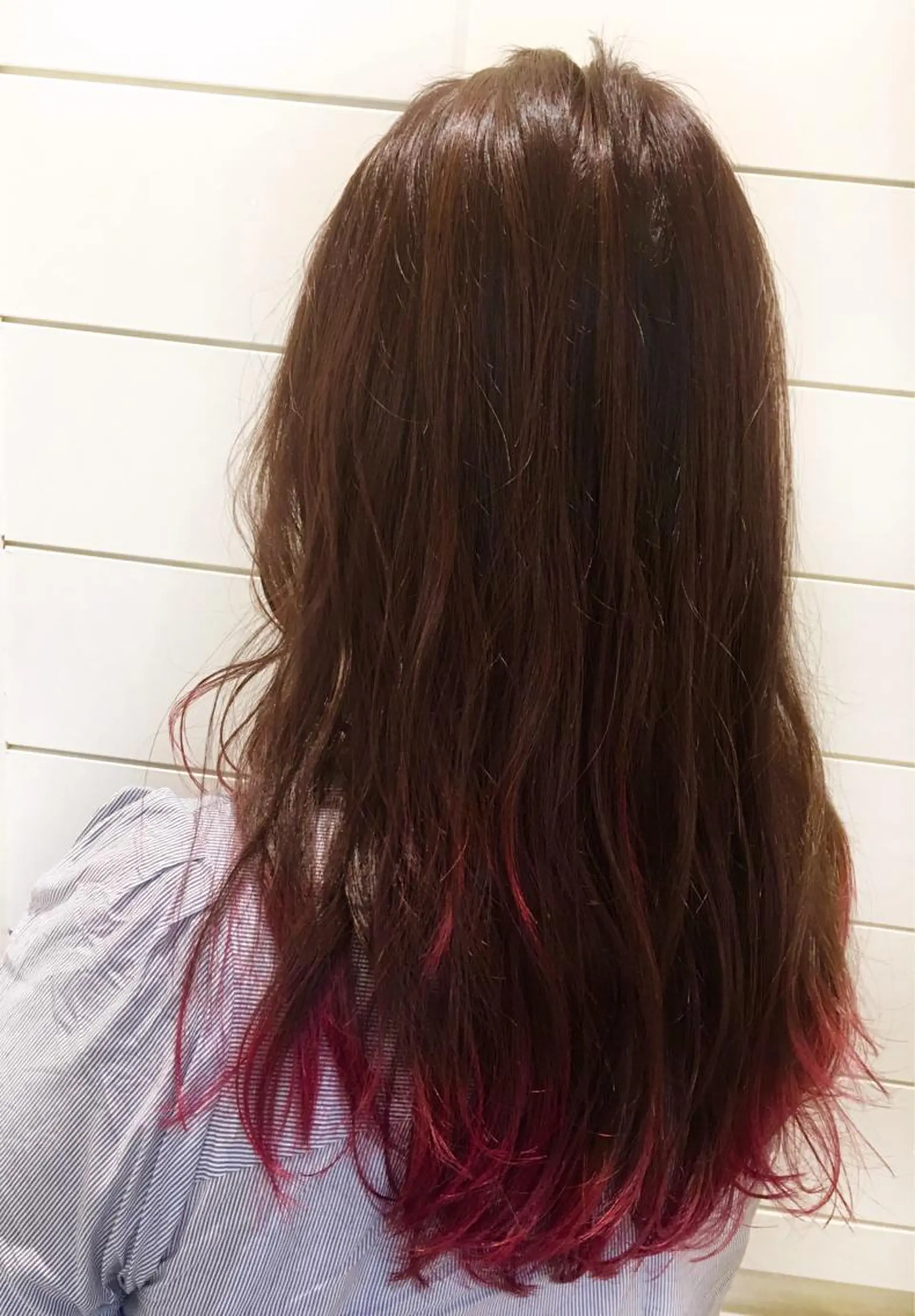 ロング カラー ピンクカラー 鍵山 千秋のヘアスタイル