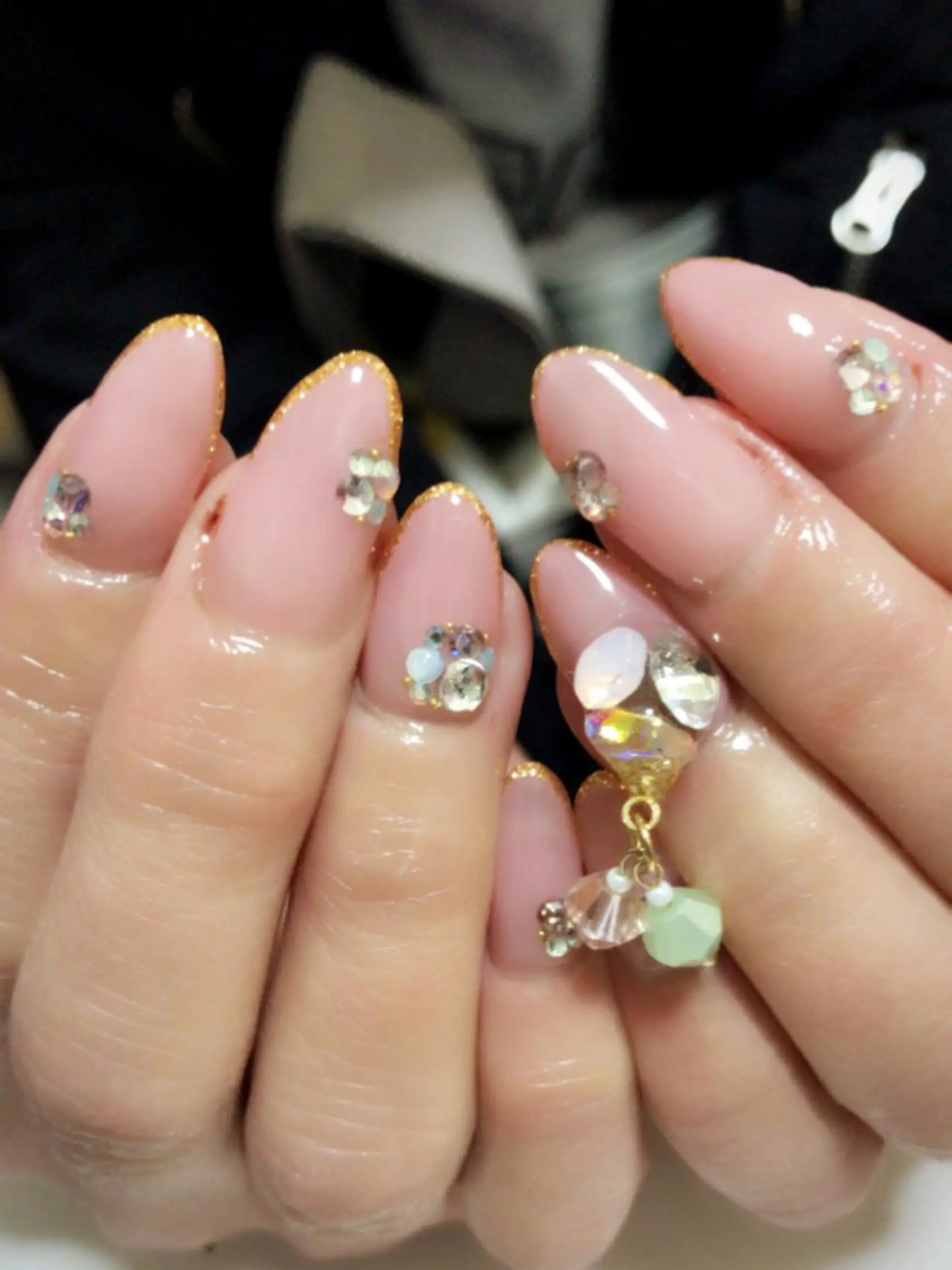 ネイル ピンク ピンクベージュ ストーンネイル 吉冨 光恵のネイルデザイン