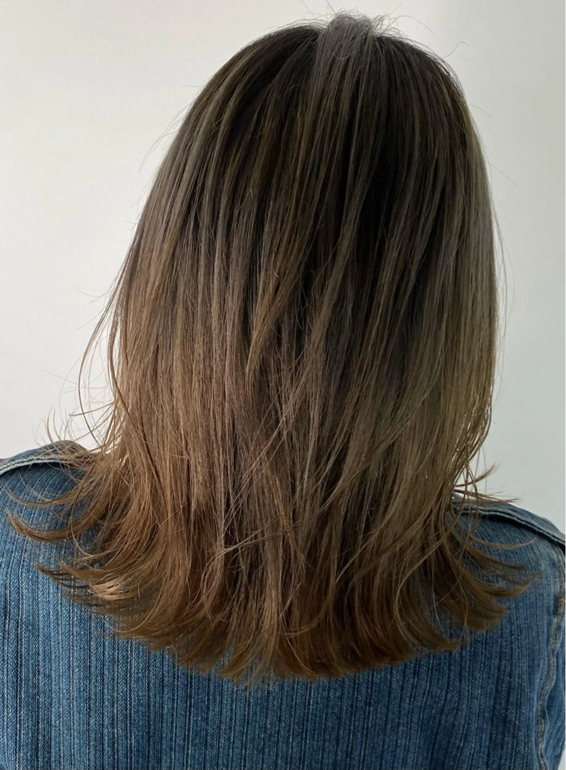 ミディアム カラー ベージュカラー ブラウンカラー ブラウンベージュ カット ヘアカラー ハイトーンヘア/ 島崎　タクミのヘアスタイル