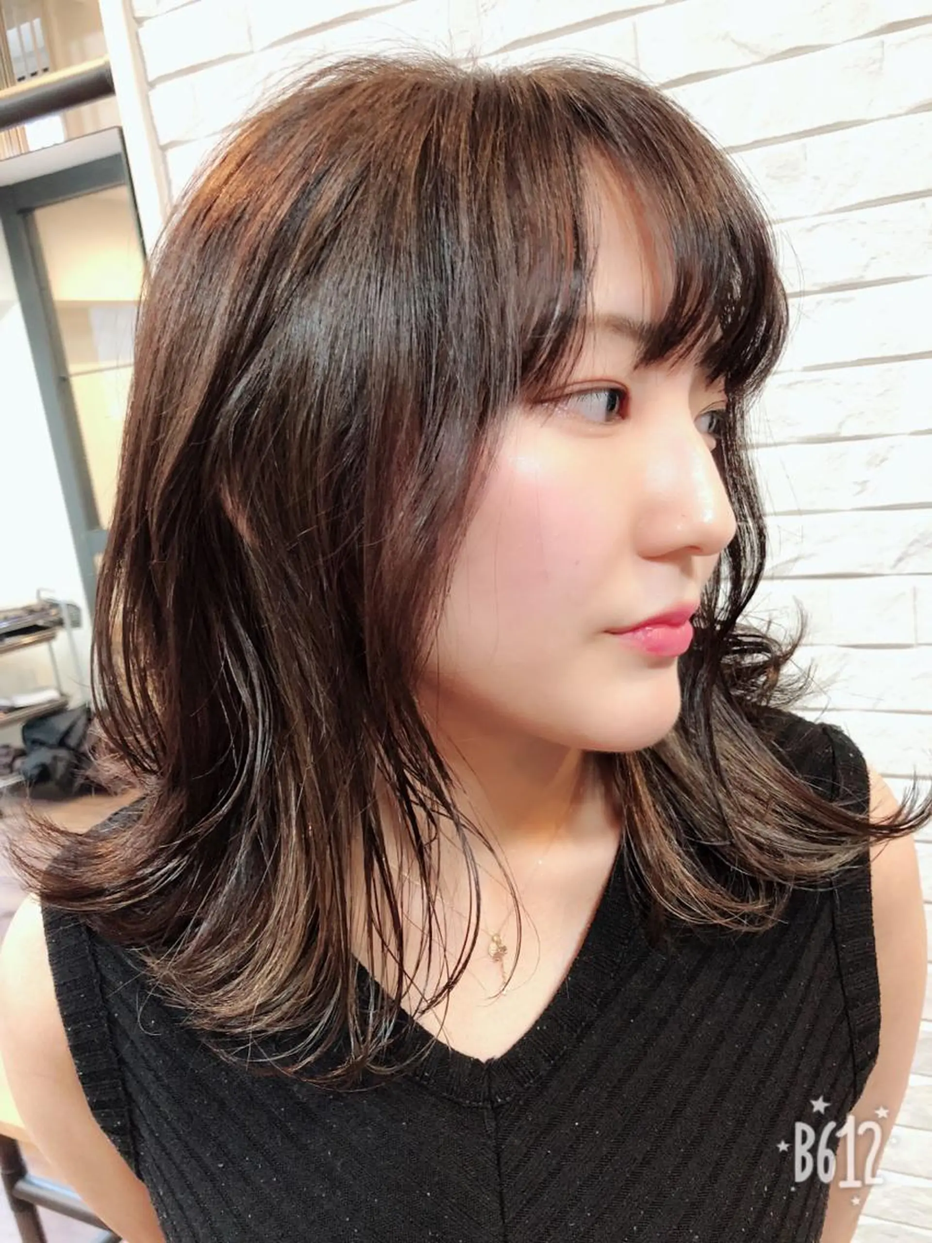 ミディアム カラー 伊藤 さやかのヘアスタイル