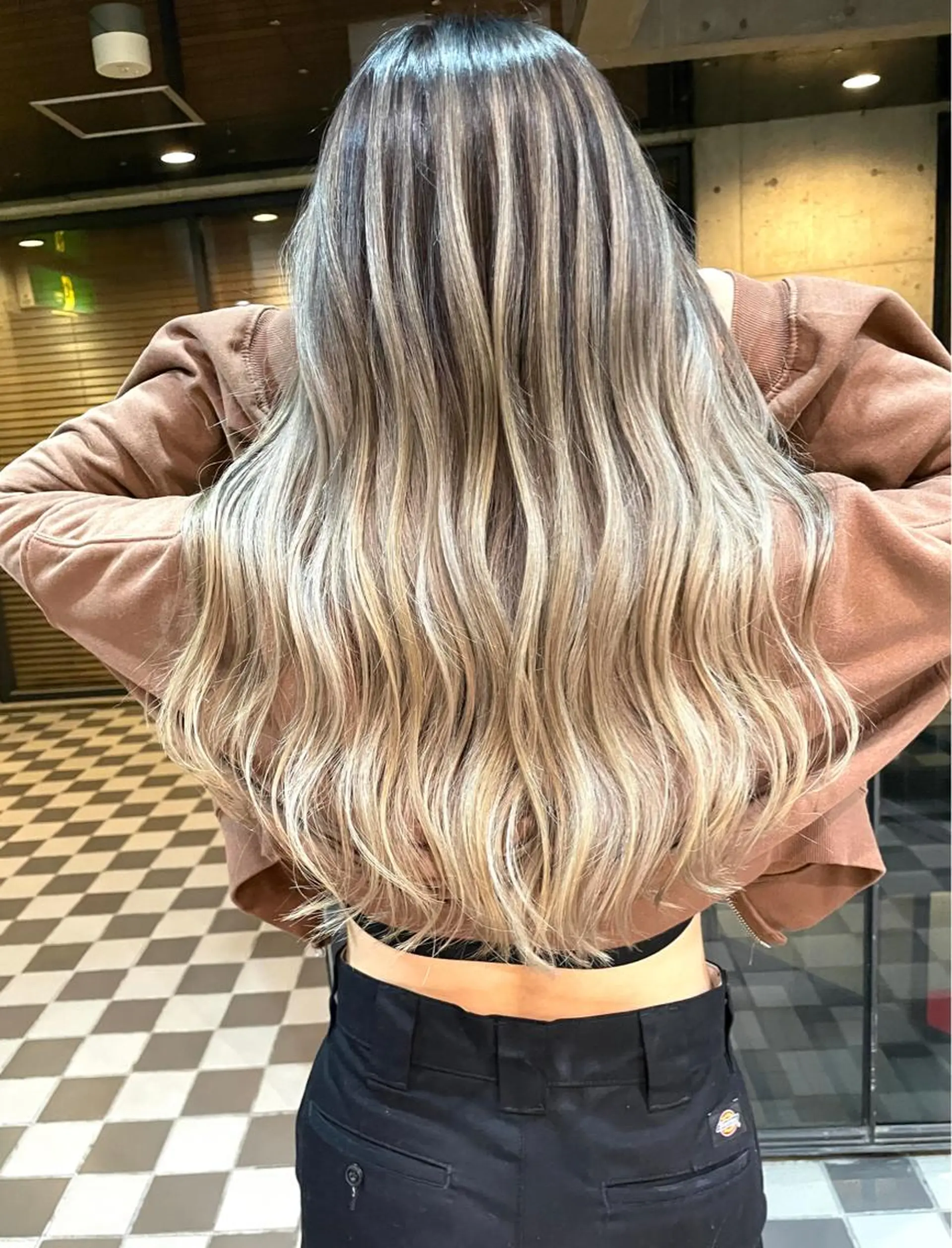 ロング カラー バレイヤージュ レイヤーカット ヘアカラー タナカ タクヤのヘアスタイル