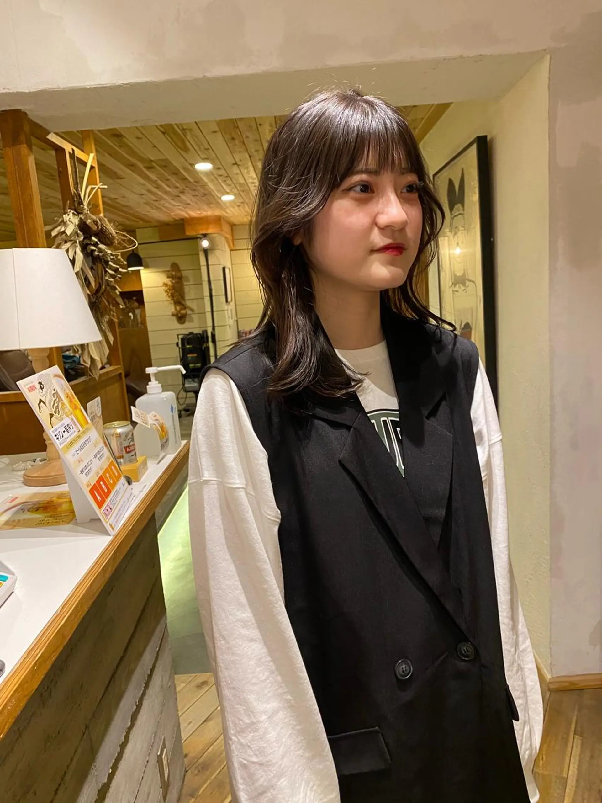 セミロング カラー 顔周りカット 韓国風ヘア chobii表参道所属・吉田 光佑のヘアスタイル