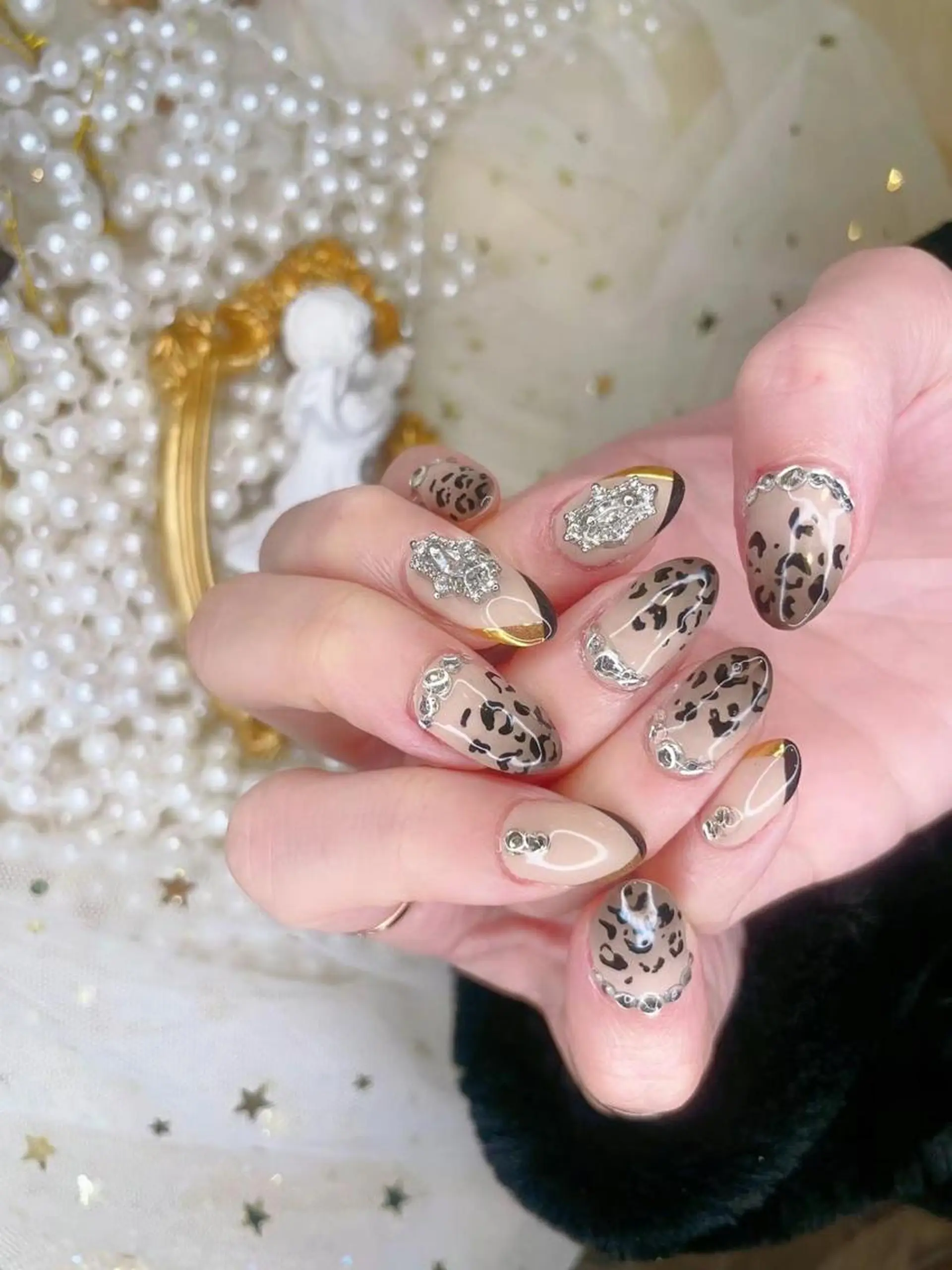 ネイル アニマル柄 カジュアル フレンチネイル Babarla Nailのネイルデザイン