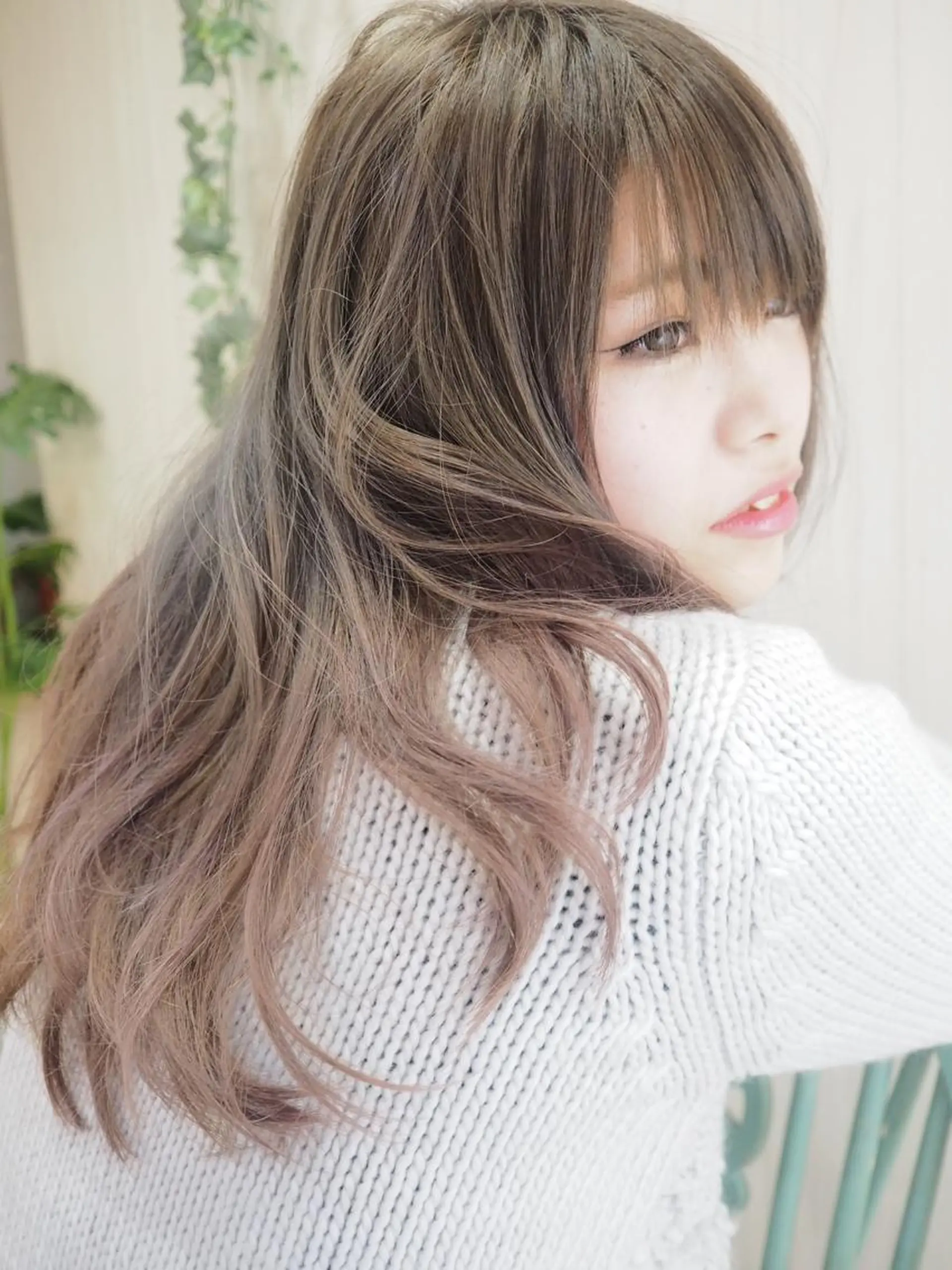 ロング アッシュ ヘアーレスキューカプラ所属・坂 直樹のヘアスタイル