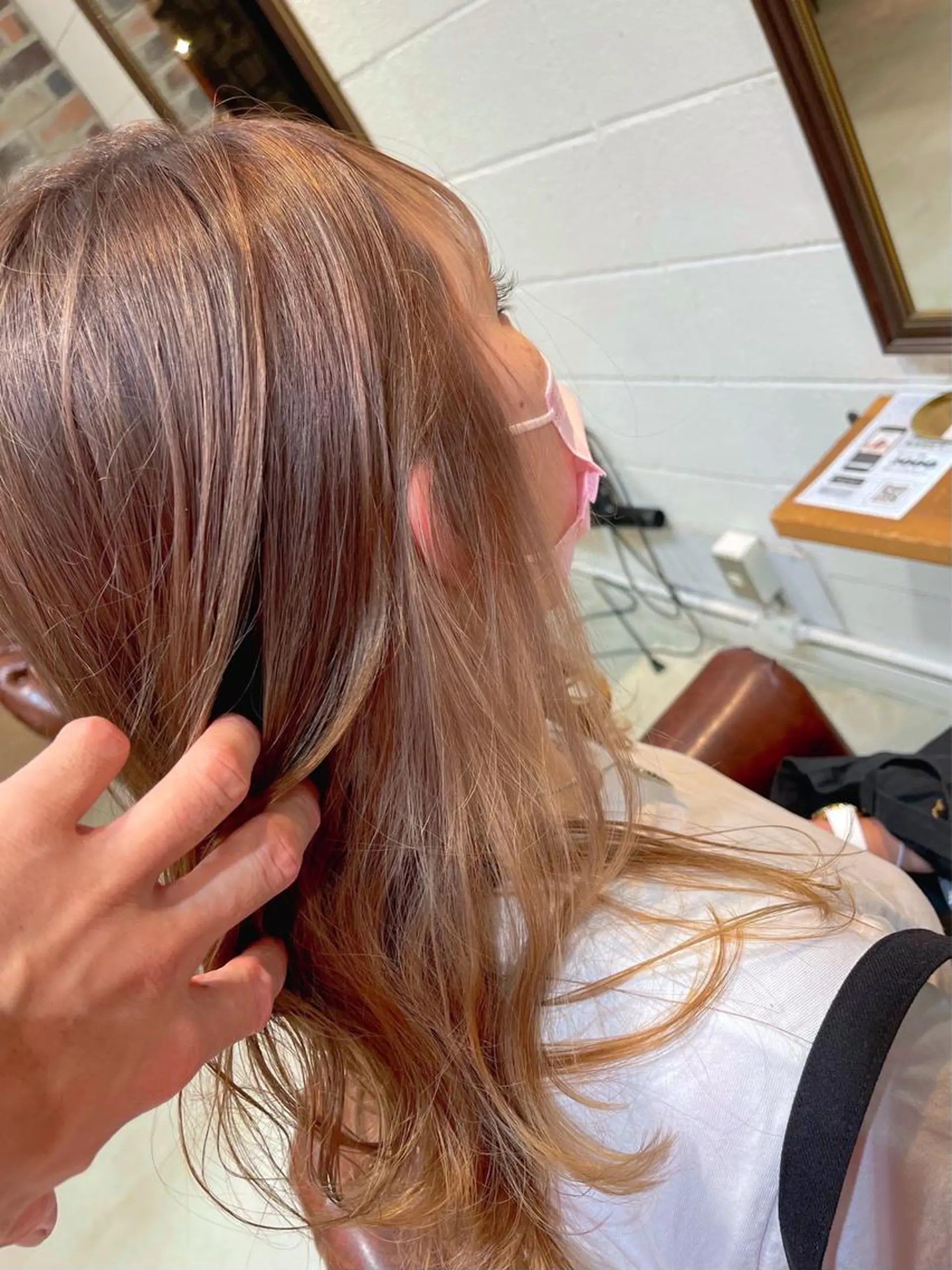 セミロング カラー パーマ ヘアアレンジ メンズ キッズ ネイル マツエク・マツパ メンズインナーカラー ベージュカラー インナーカラー ミルクティーベージュ ヘアカラー トリートメント ⭐️ハイクオリティ カラー杉本雄志⭐️のヘアスタイル