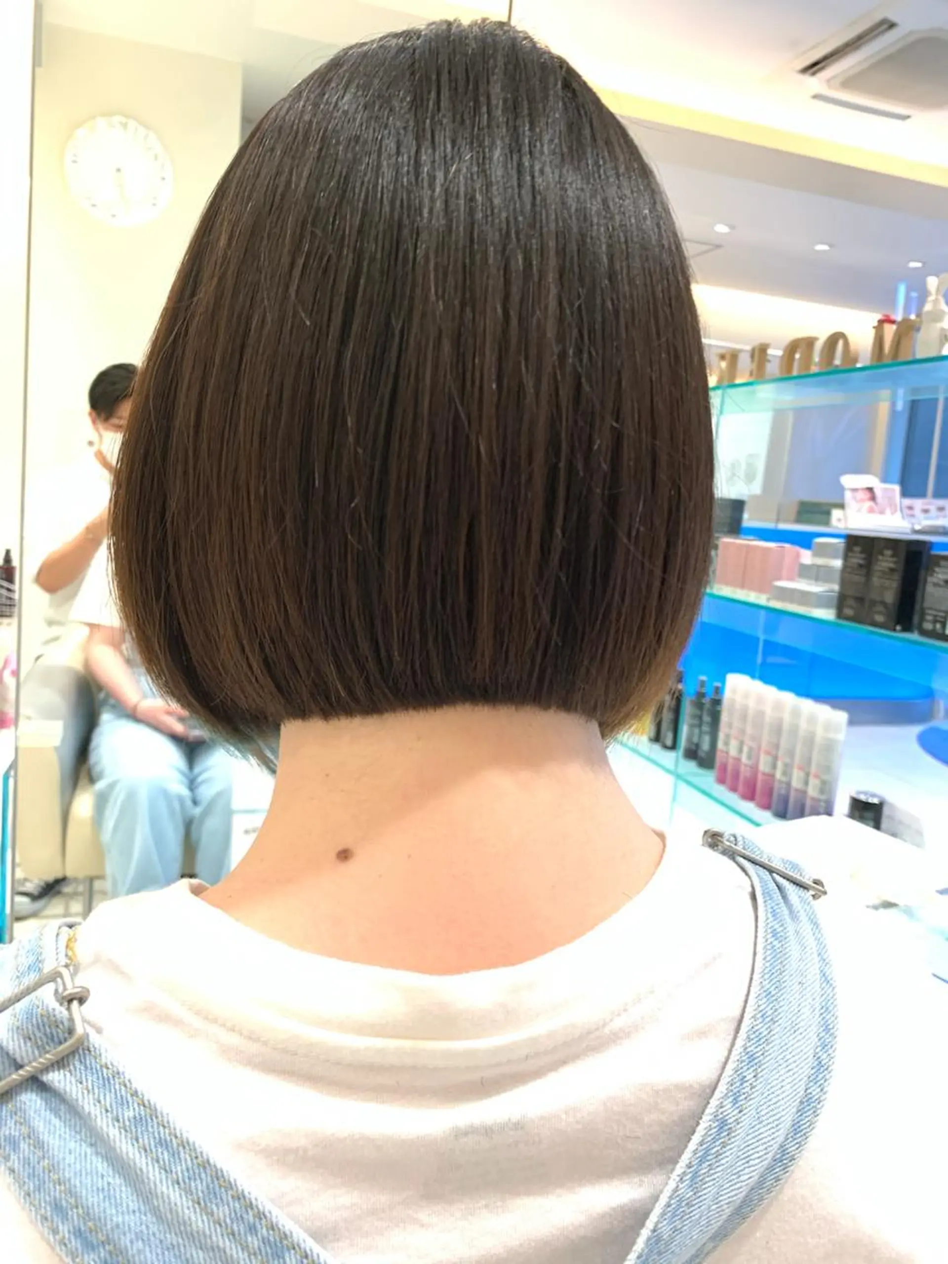 ショート カット MODEks eau 佐藤優志のヘアスタイル