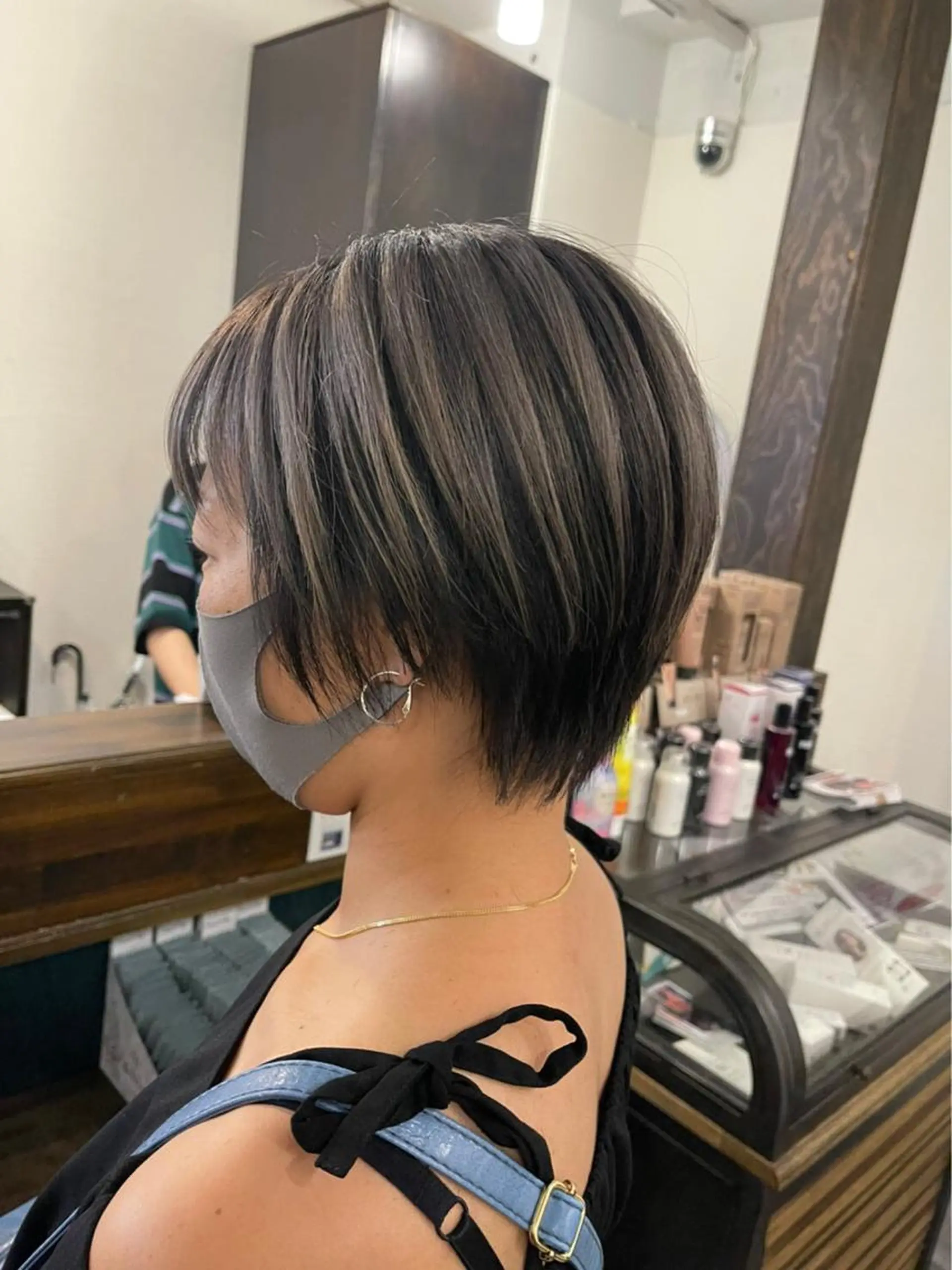 ショート カラー ヘアアレンジ グレージュ シルバー シルバーグレージュ カット ヘアカラー 🧶ブリーチカラー TERU🧶の眉毛・アイブロウイメージ