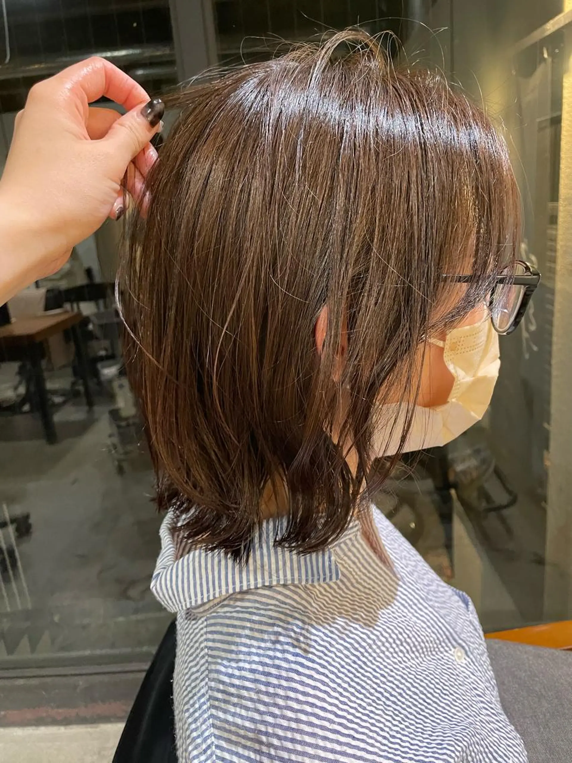 ミディアム レイヤーカット 佐藤 世怜奈のヘアスタイル