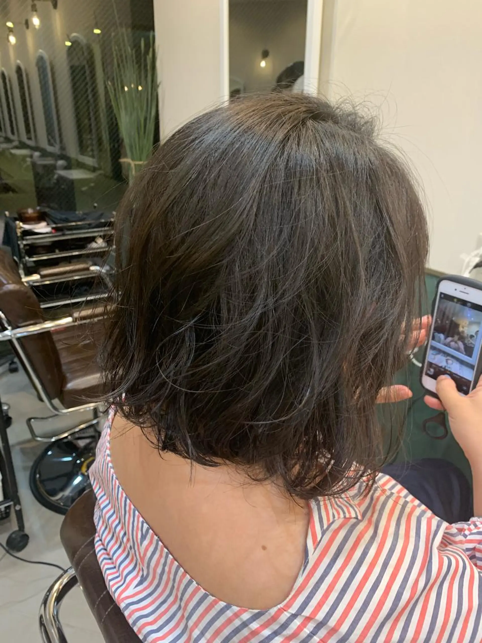 ミディアム 大木 華のヘアスタイル