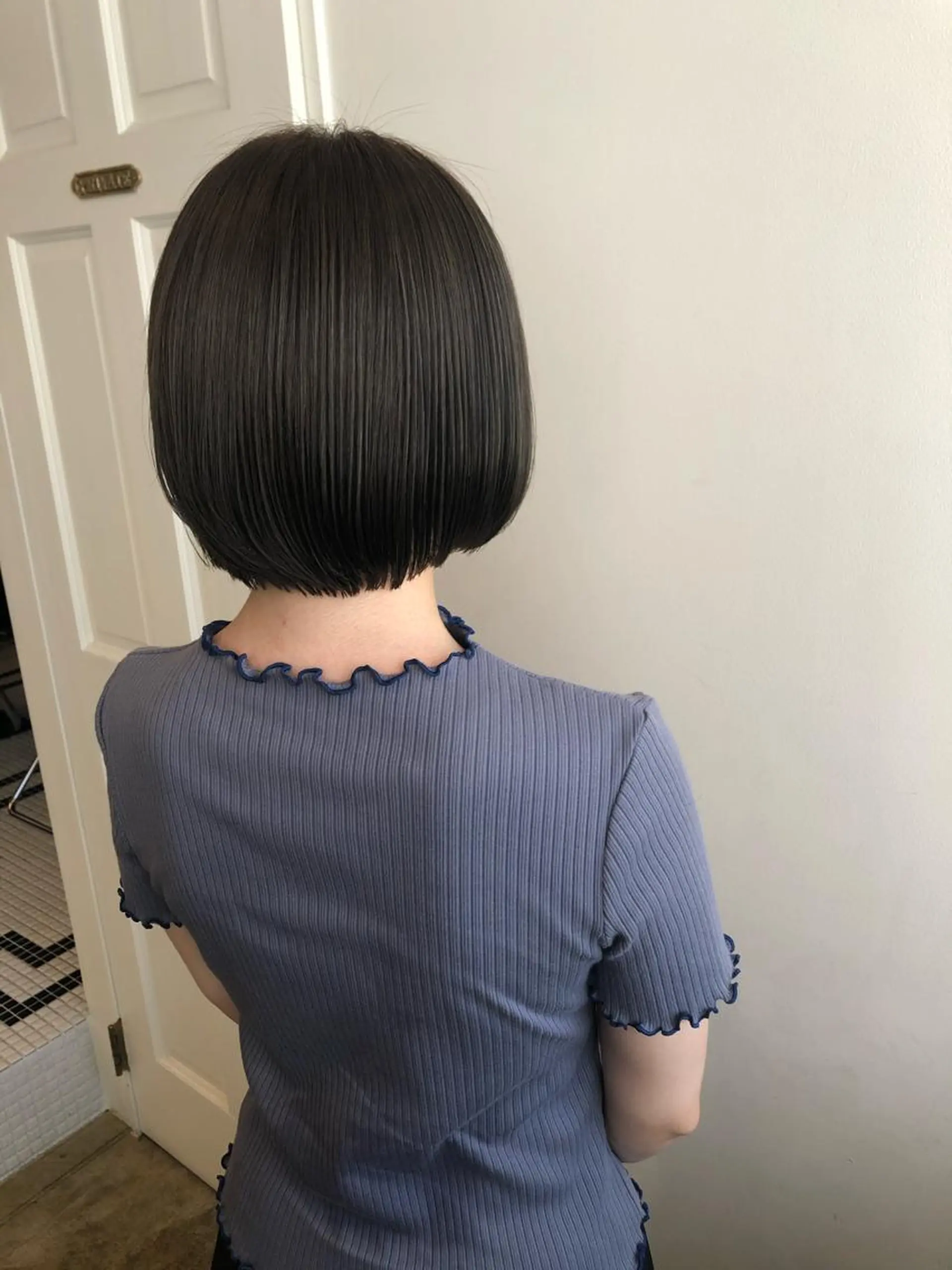 ショート カット トリートメント MIOベージュカラー 柔らかいカラーのヘアスタイル