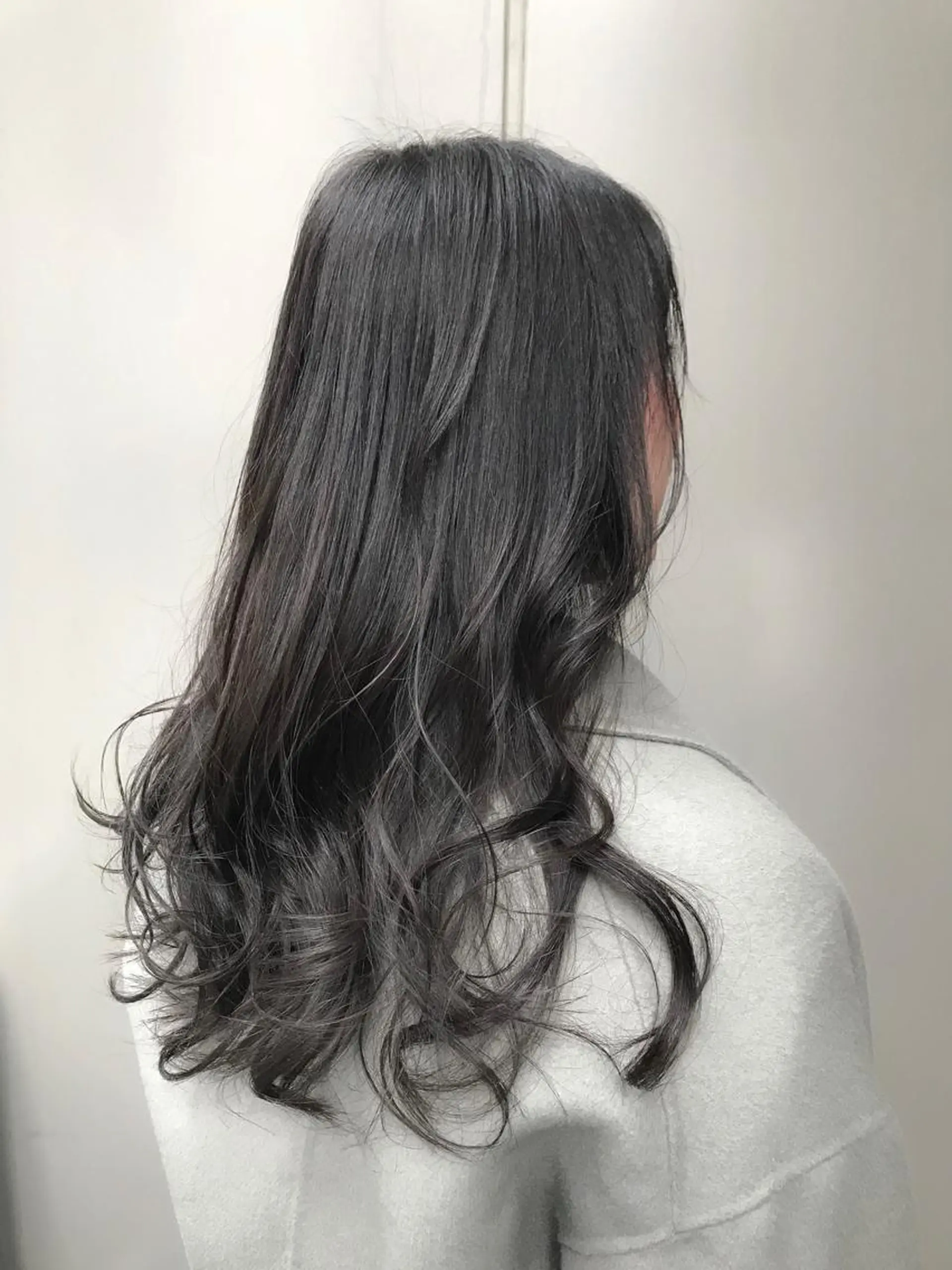 ロング カラー 【透明感、艶髪】西村 有司のヘアスタイル