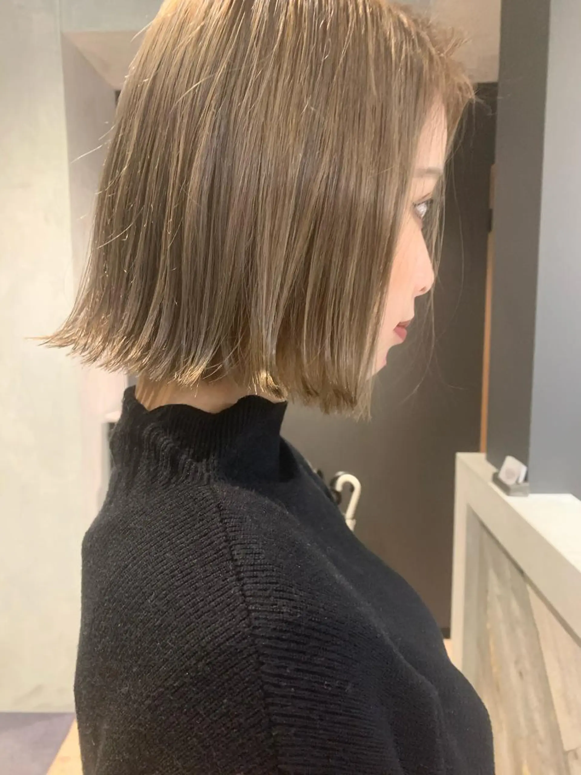 ミディアム ボブ/レイヤー/ ショートcovo代表のヘアスタイル