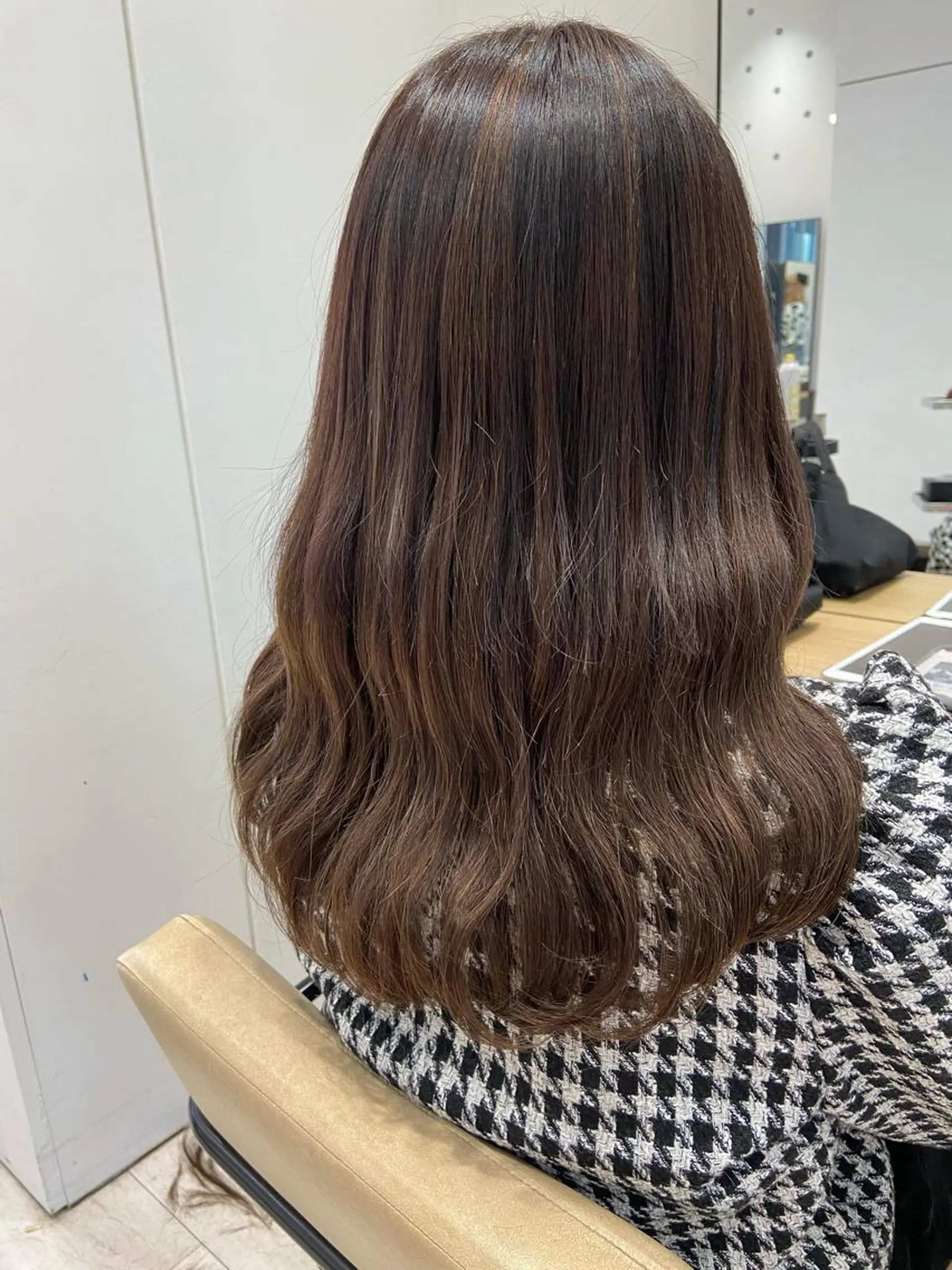 セミロング シールエクステ くびれヘア エクステ 韓国風ヘア 新宿/韓国ヘア 中明度カラー/かやのヘアスタイル