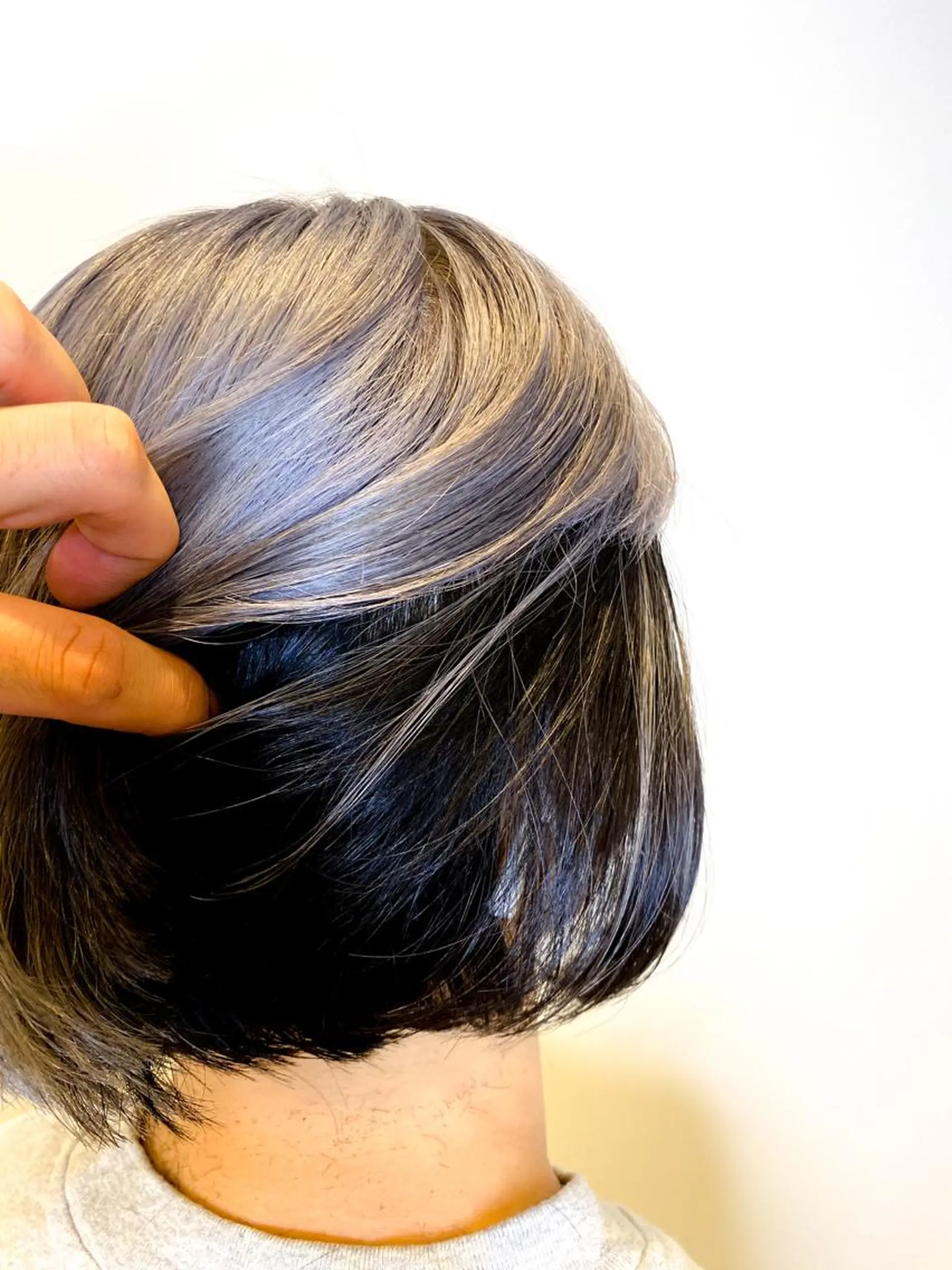 ショート カラー ツートーンカラー ハイライト/ブリーチ バレイヤージュ関佳祐のヘアスタイル