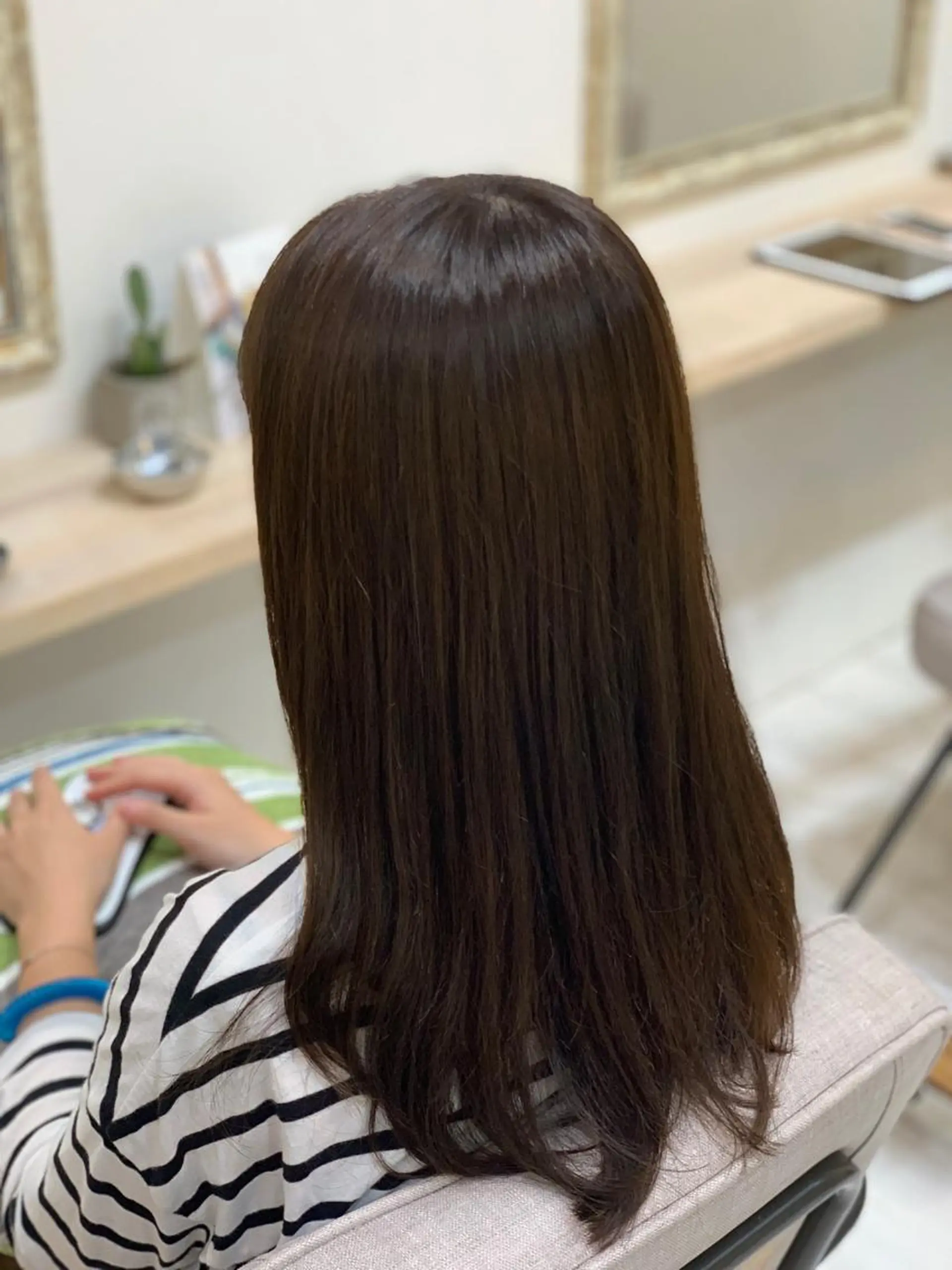 セミロング カラー ブルーカラー ブルーバイオレット バイオレットカラー レイヤーカット カット ヘアカラー 山本 悟志のヘアスタイル