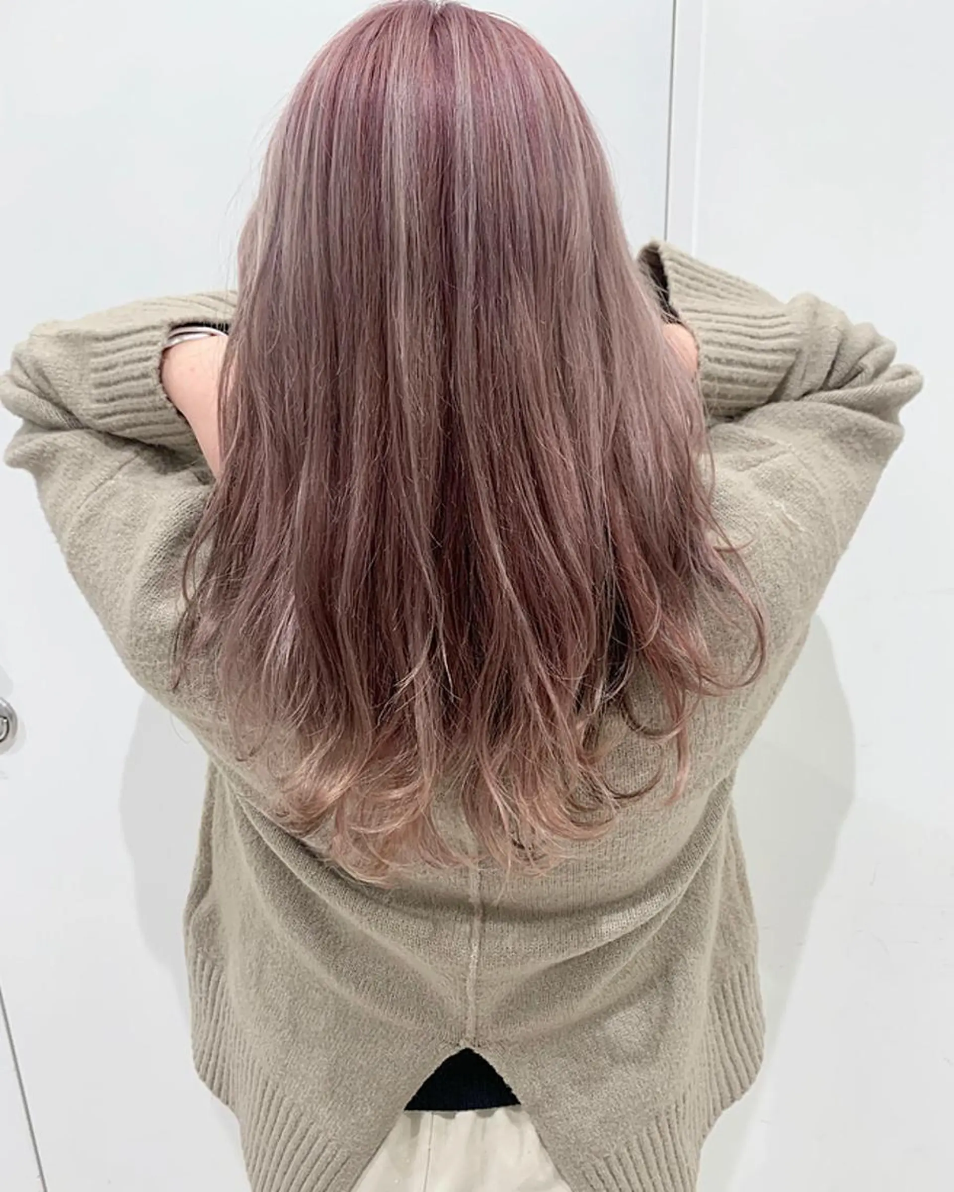 セミロング カラー ヘアアレンジ ベージュカラー ハイライトカラー ピンクカラー ピンクベージュ ハイライト カット ヘアカラー 透明感♡︎♡︎ 佐々木早苗のヘアスタイル