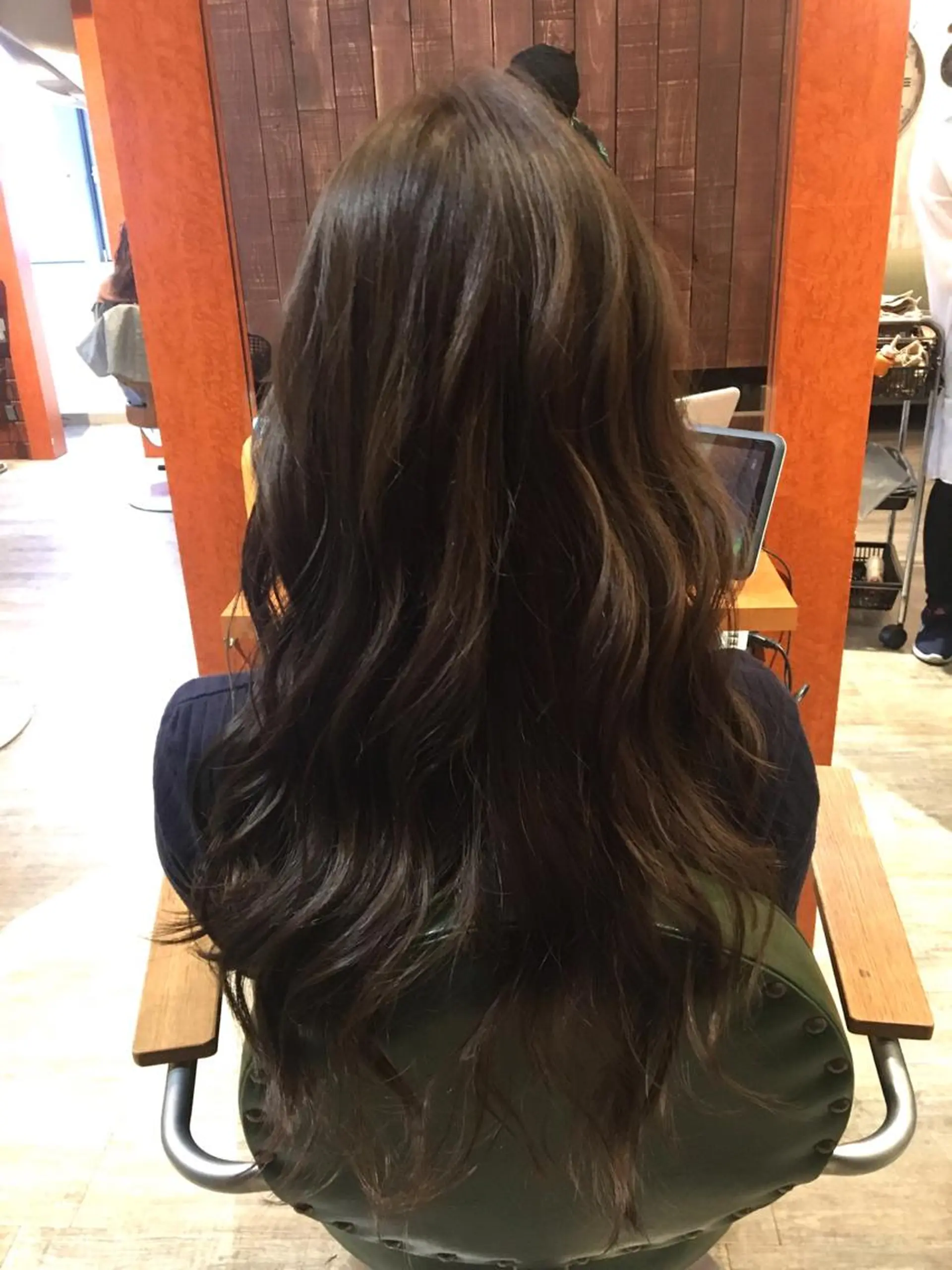 ロング カラー 宮下 浩一のヘアスタイル