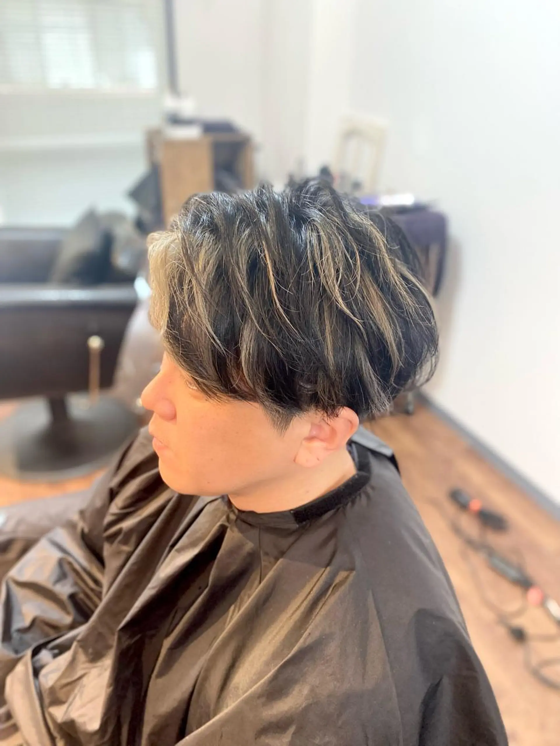 ミディアム カラー メンズ メンズブリーチ メンズハイライト ブリーチ ハイライトカラー ハイライト Luzir⭐︎ GEN⭐︎のヘアスタイル