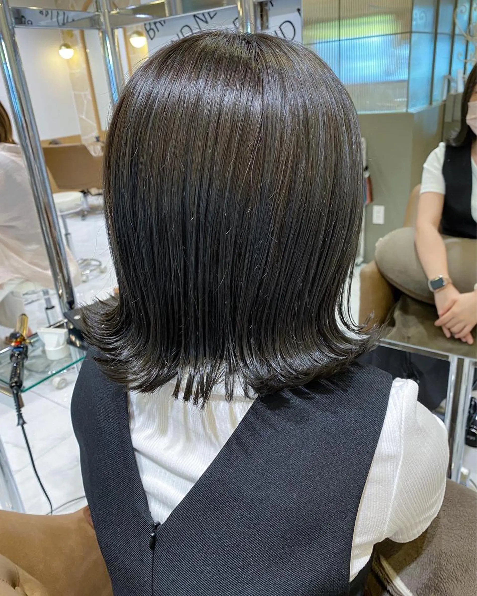 ミディアム ボブ カット ヘアカラー 坂井 茅聖のヘアスタイル