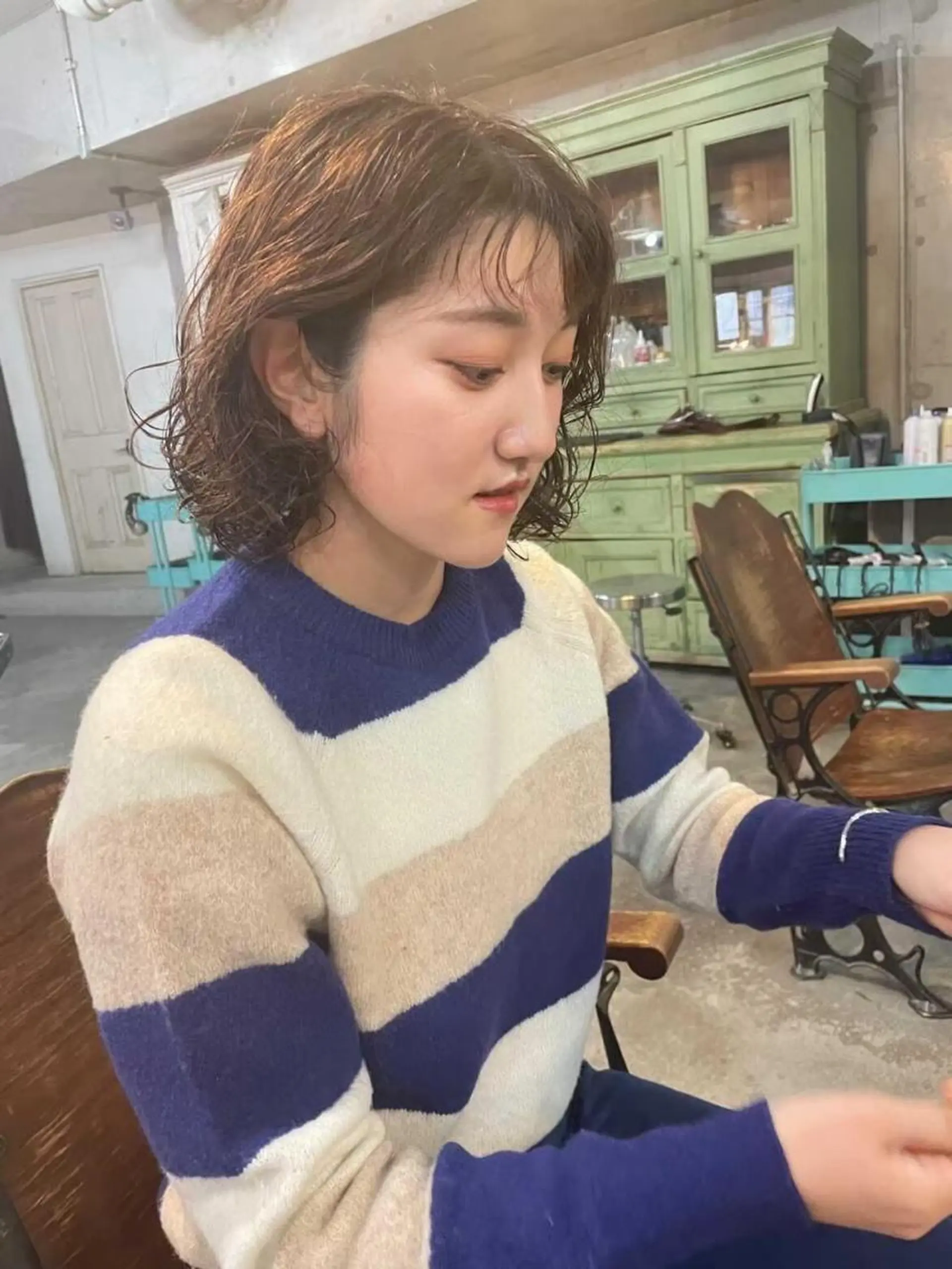 ミディアム パーマ ヘアアレンジ キッズ デザインパーマ メンズカット 郁美のヘアスタイル