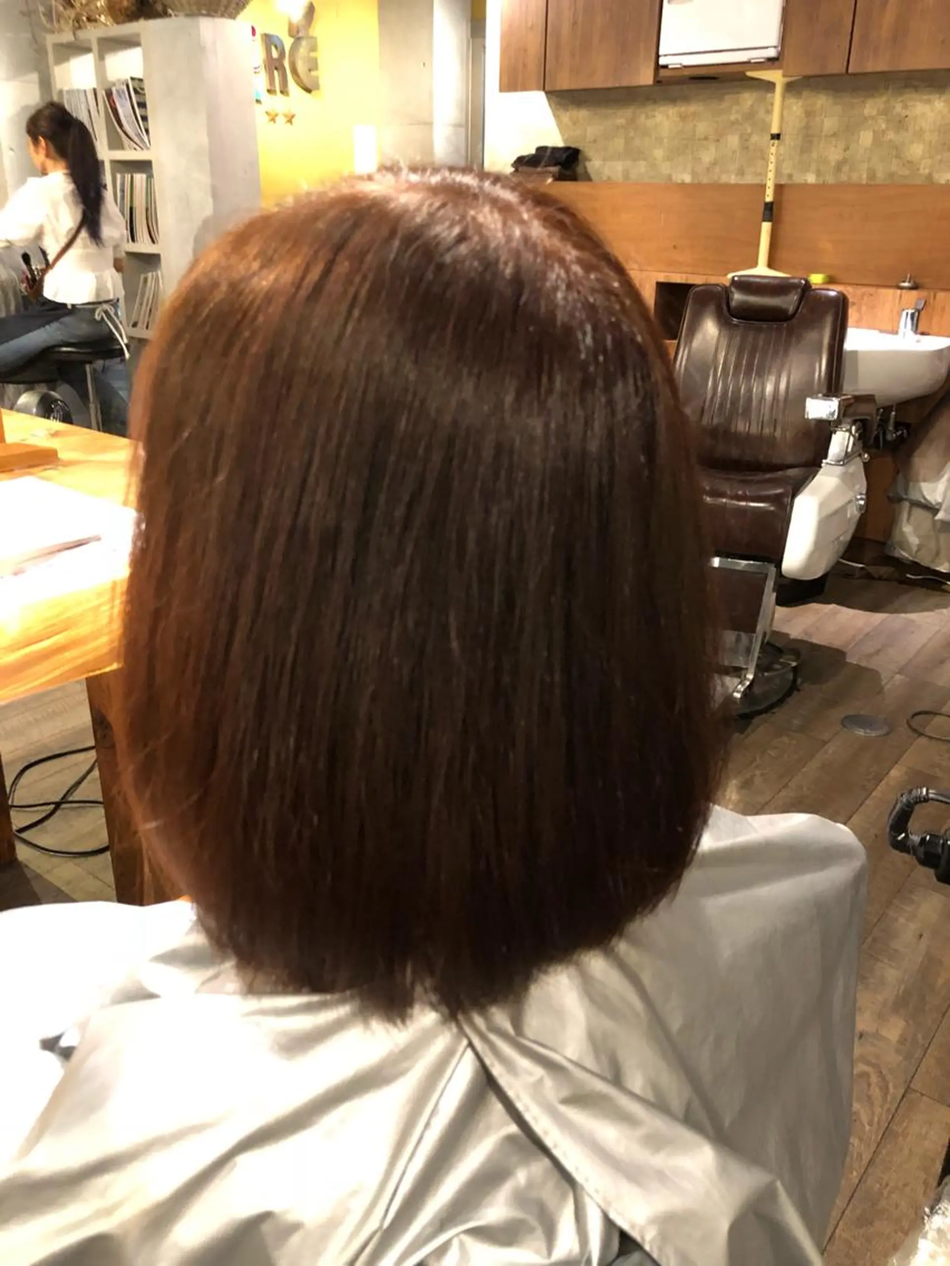 ミディアム ISHIMORI  のヘアスタイル