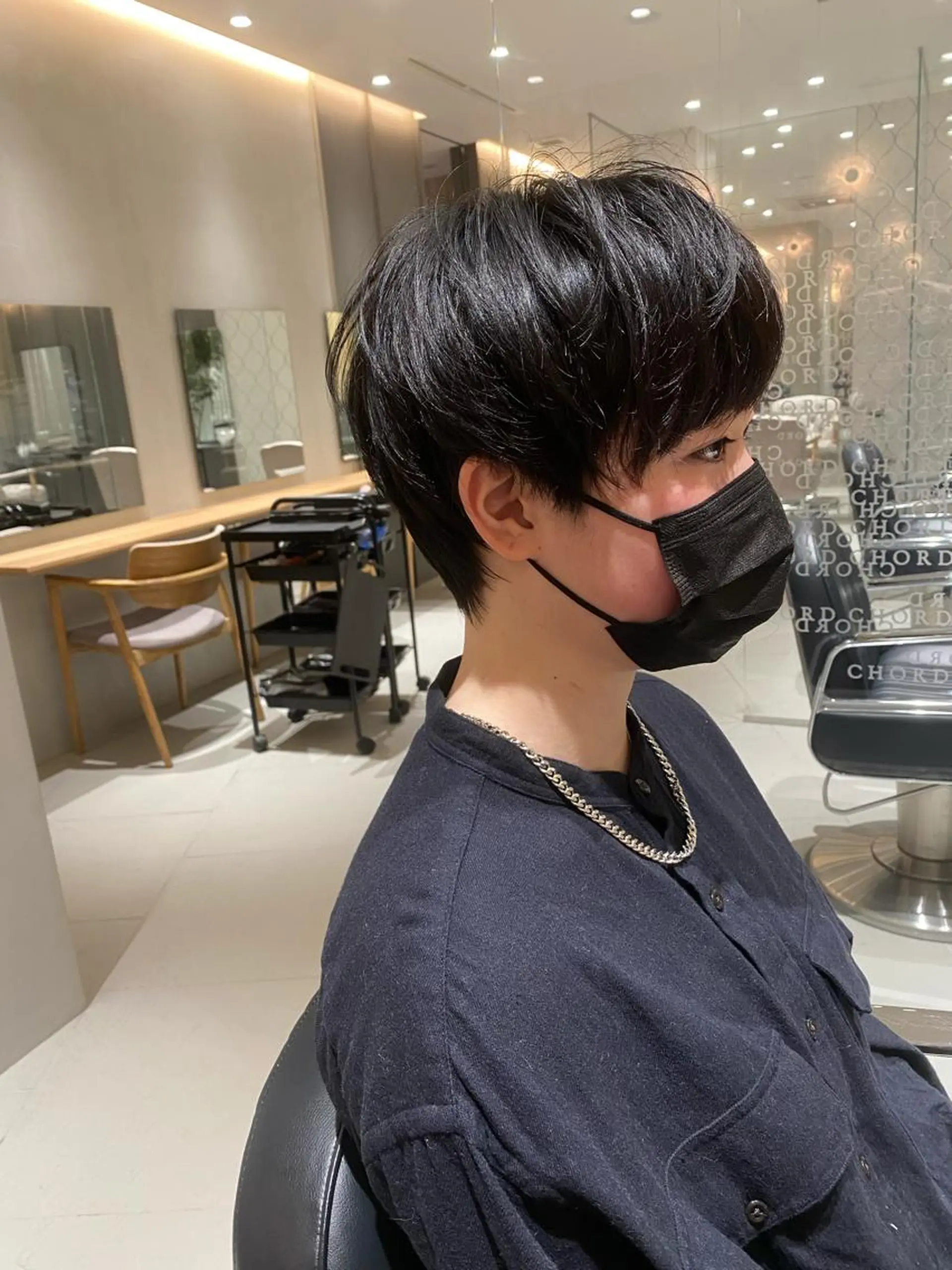 ショート カラー ブリーチ ハイライトカラー ハイライト ショートヘア カット ヘアカラー トリートメント 谷合 貴志のヘアスタイル