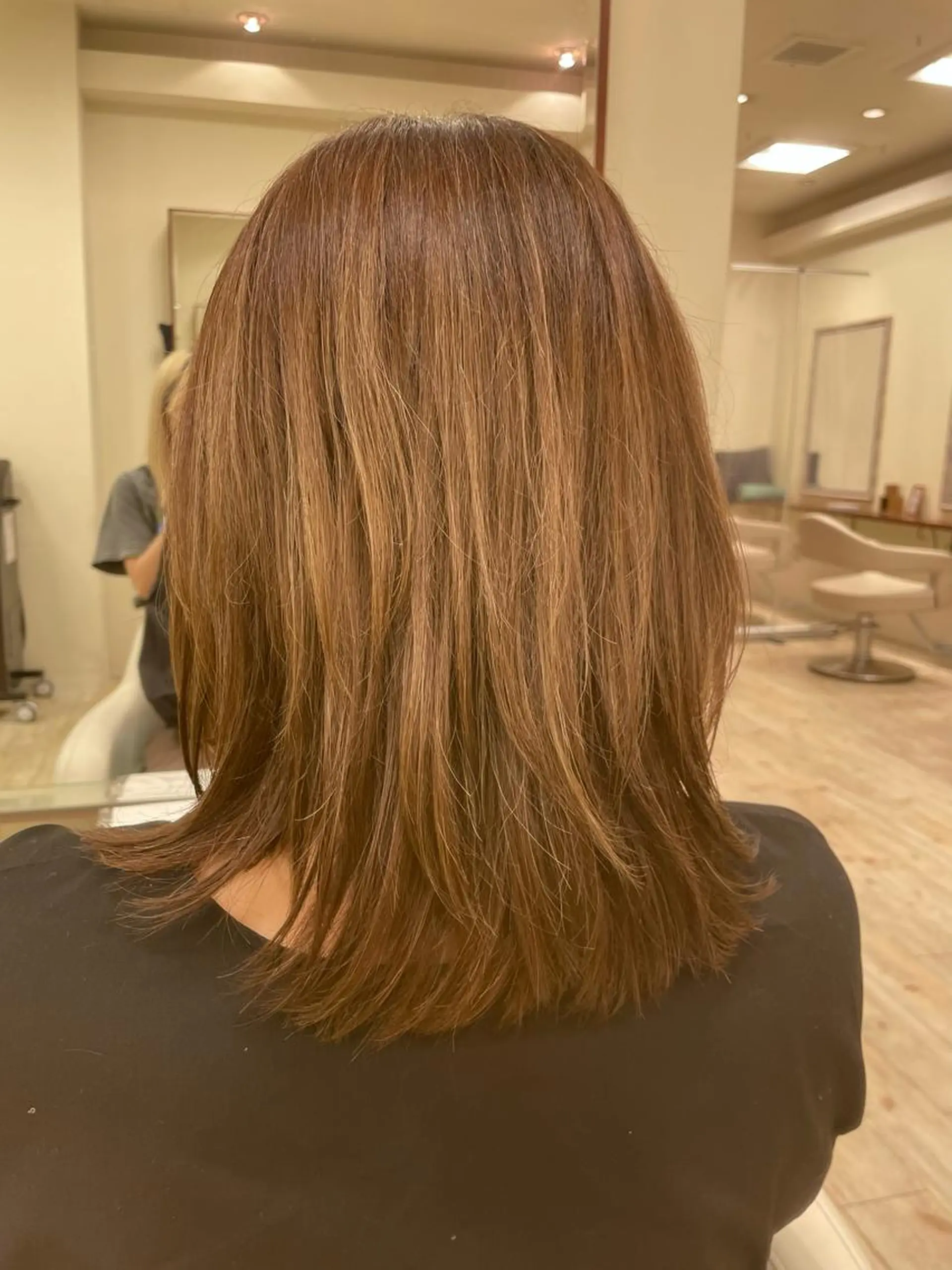 ミディアム レイヤーカット ヤノ ユリカ   🥑のヘアスタイル