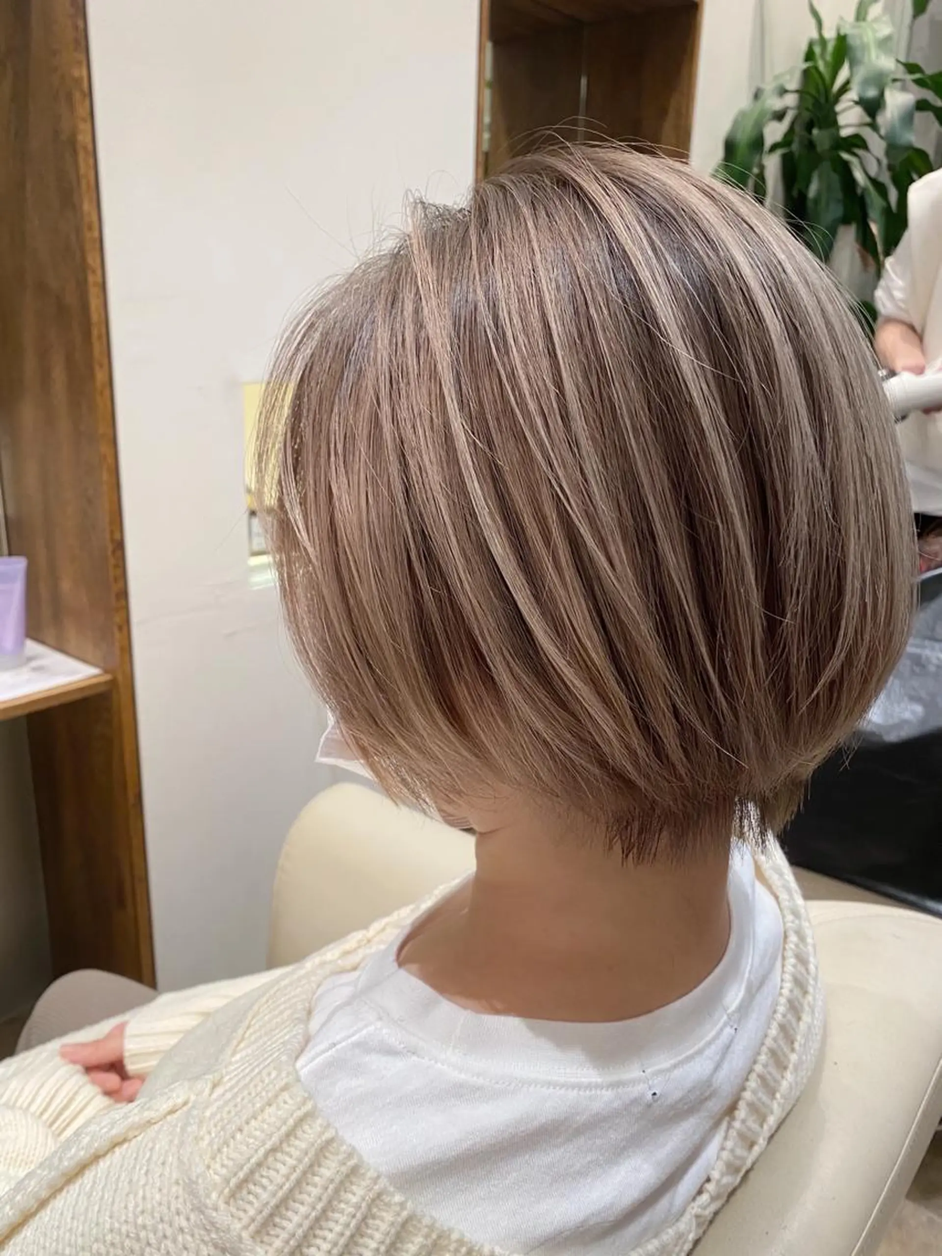 ショート カラー バレイヤージュ レイヤーカット ヘアカラー トリートメント 入江 允のヘアスタイル
