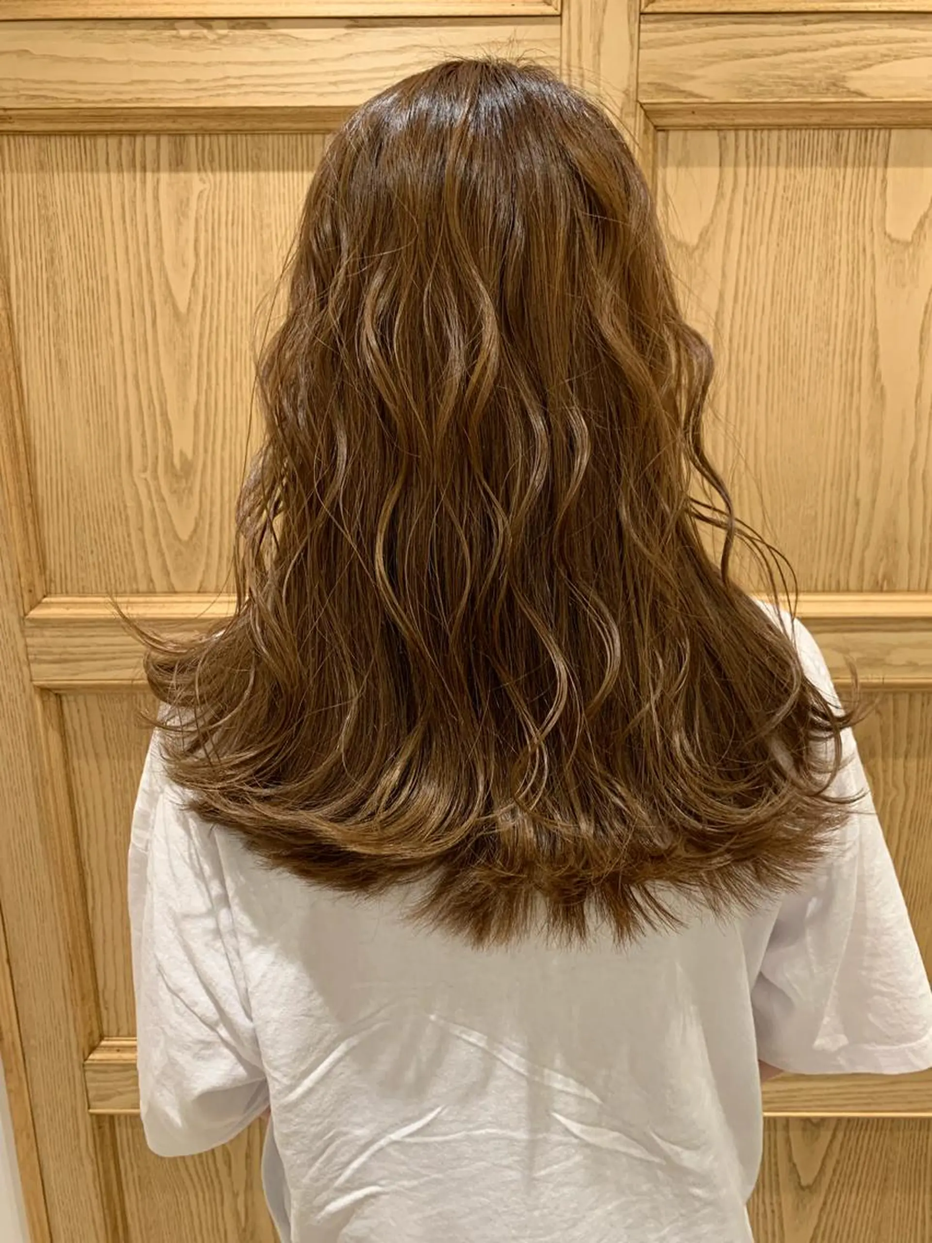 ロング カラー アッシュ ベージュカラー 🫧透明感カラー🫧 美髪矯正🫧チサトのヘアスタイル