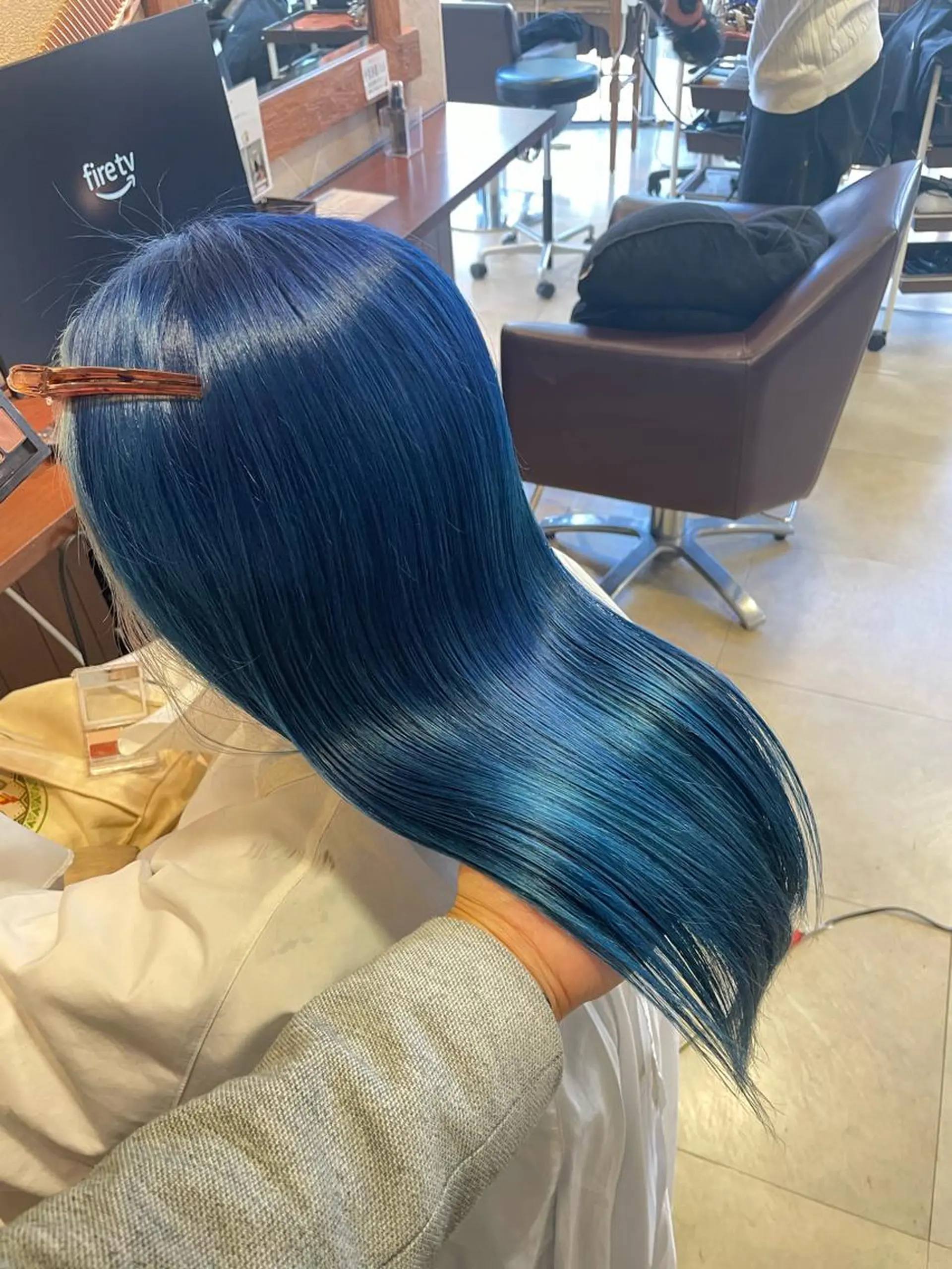 セミロング カラー ブルーカラー カット ヘアカラー トリートメント カットが上手い 💇‍♂🌸サク🌸のヘアスタイル