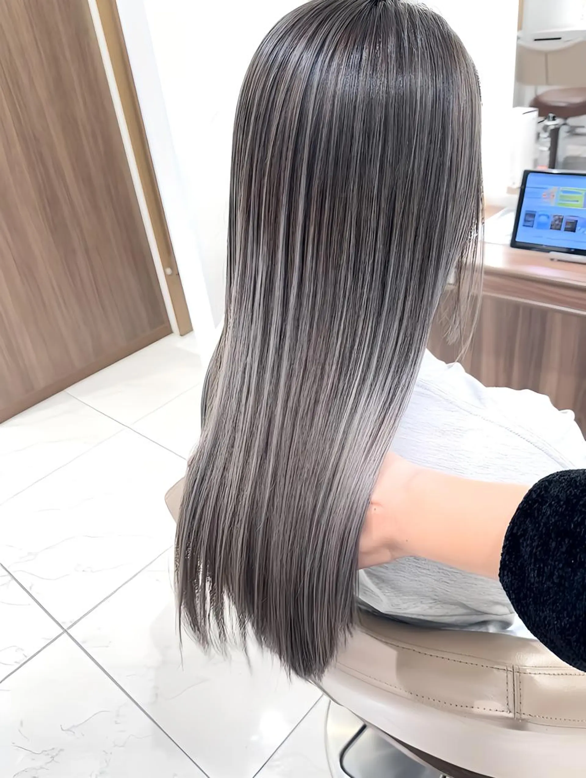 セミロング カラー 髪質改善 トリートメント トリートメント ヘッドスパ 髪質改善/縮毛矯正 /カラー/篠塚菜々子のヘアスタイル