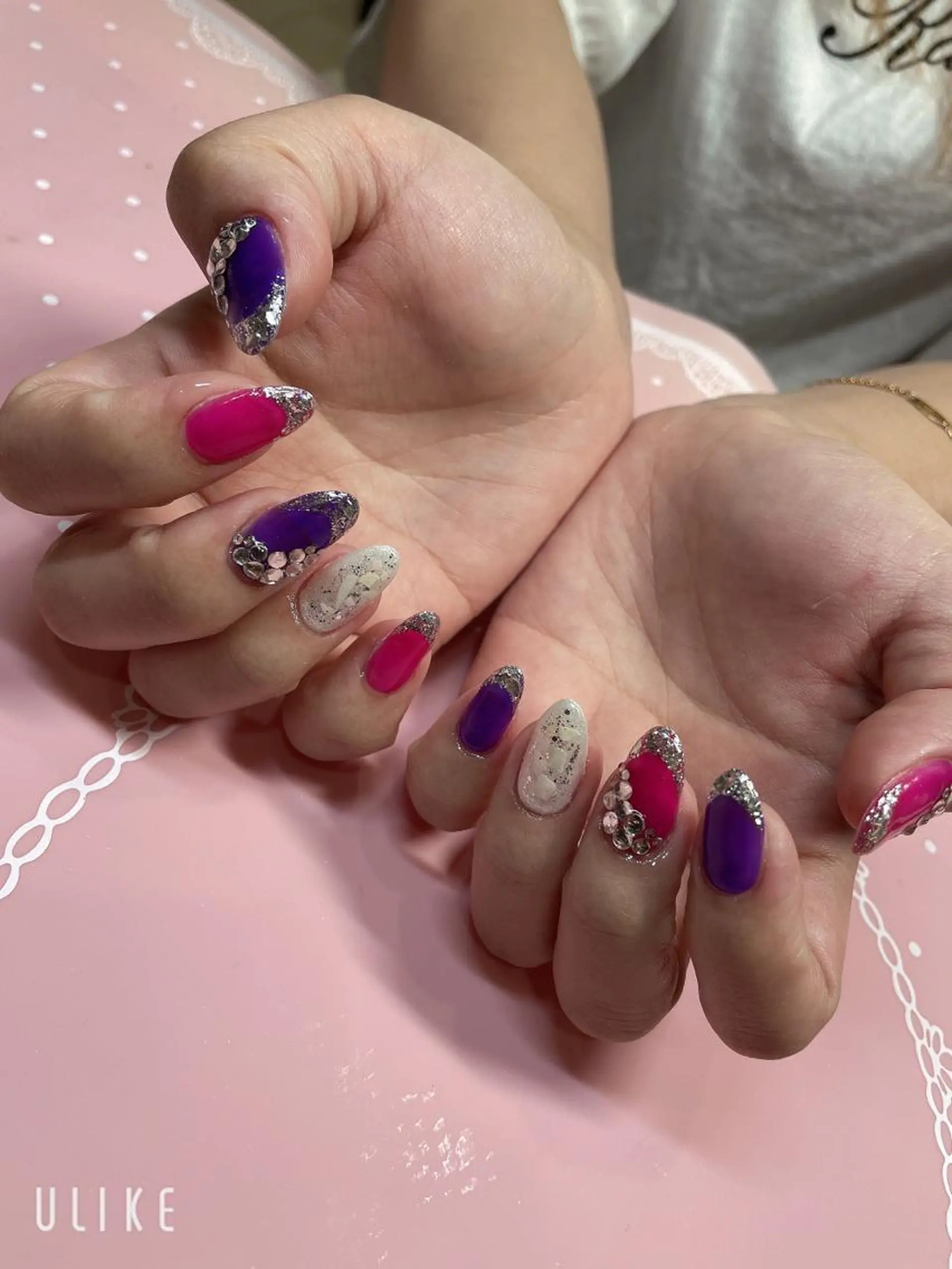ミディアム ネイル フレンチネイル ガラスフレンチ 《LB》ラブリエ Nail&eyeのマツエク・マツパデザイン