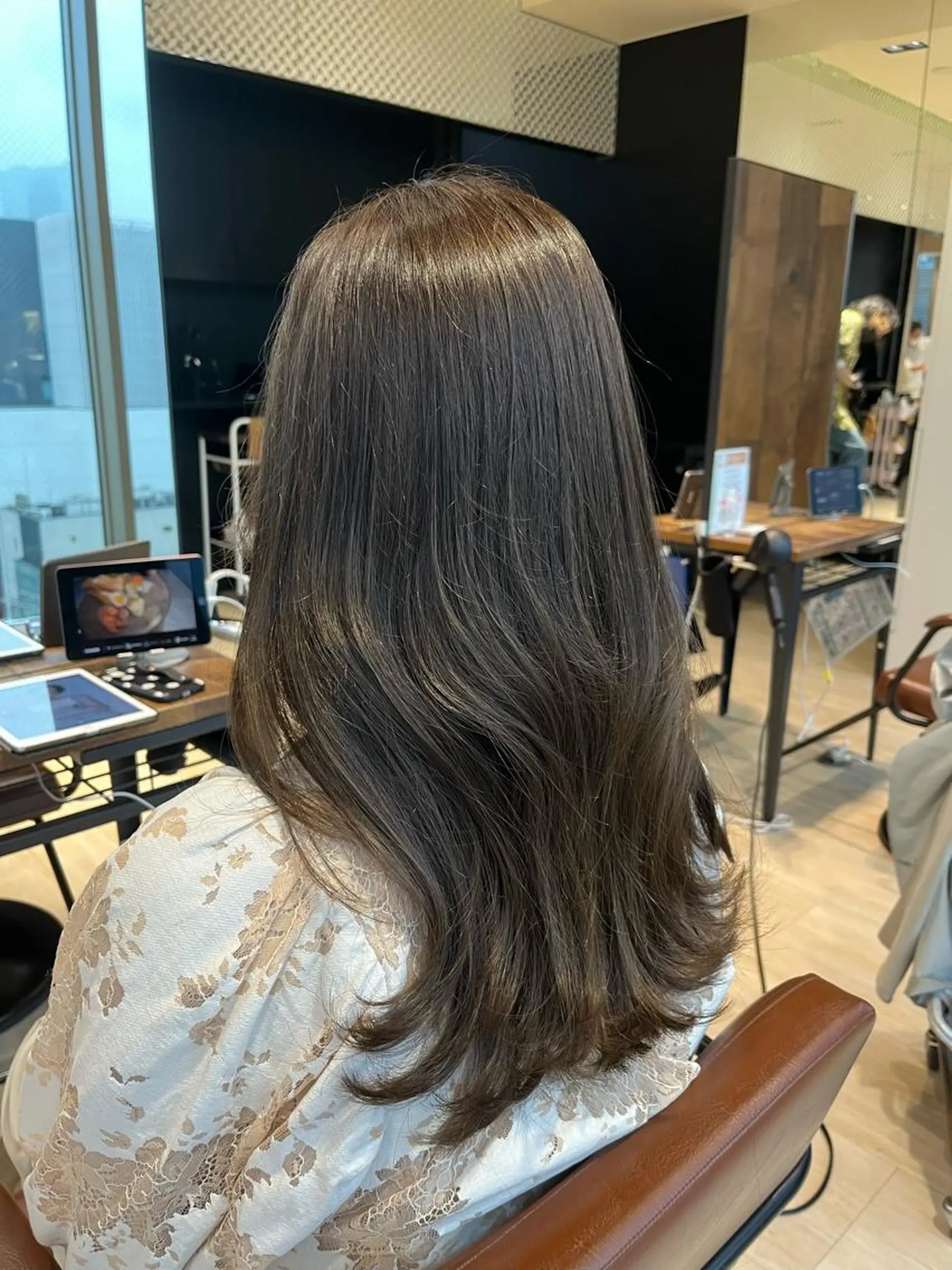 セミロング カラー 佐藤 悠衣/透明感 カラー/似合わせ前髪のヘアスタイル